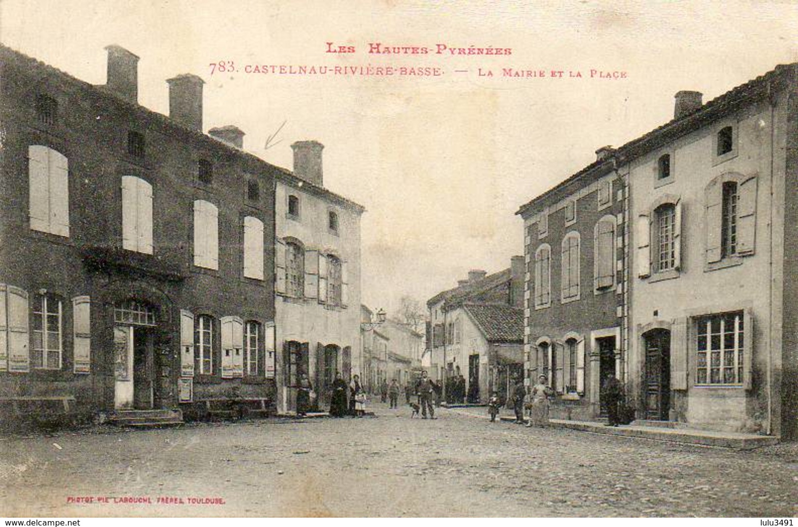 CPA - CASTELNAU-RIVIèRE-BASSE (65) - Aspect De La Mairie Et De La Place En 1916 - Castelnau Riviere Basse