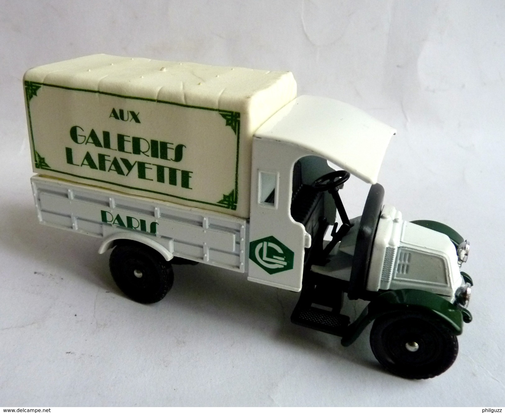 CAMION CORGI RENAULT 1926 AUX GALERIES LAFAYETTE PARIS 1/43è En Boîte - Corgi Toys