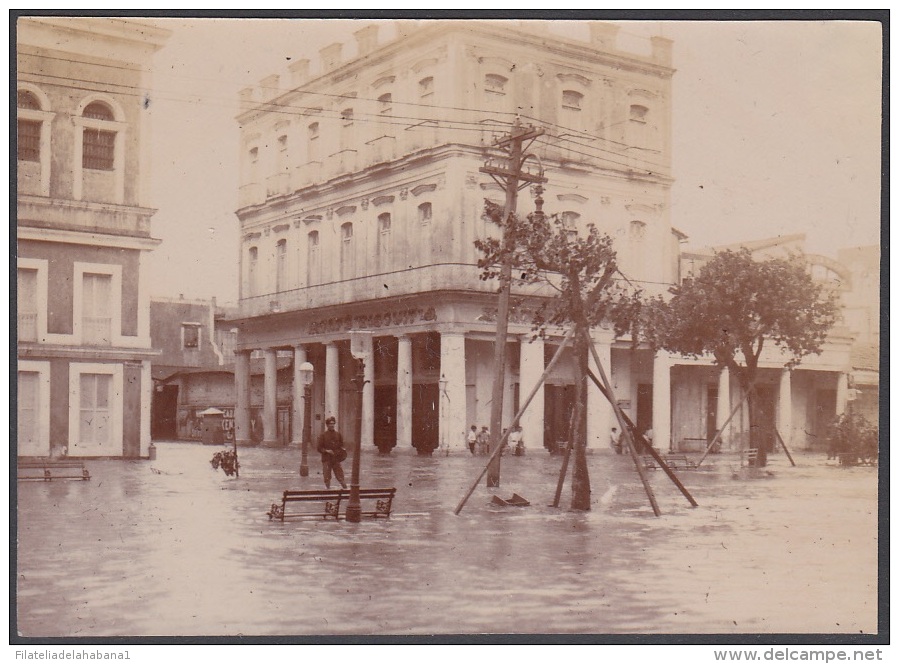 POS-218 CUBA CIRCA 1910 PHOTO HURACAN INUNDACIONES EN LA HABANA 7,5 X11cm. - Andere & Zonder Classificatie