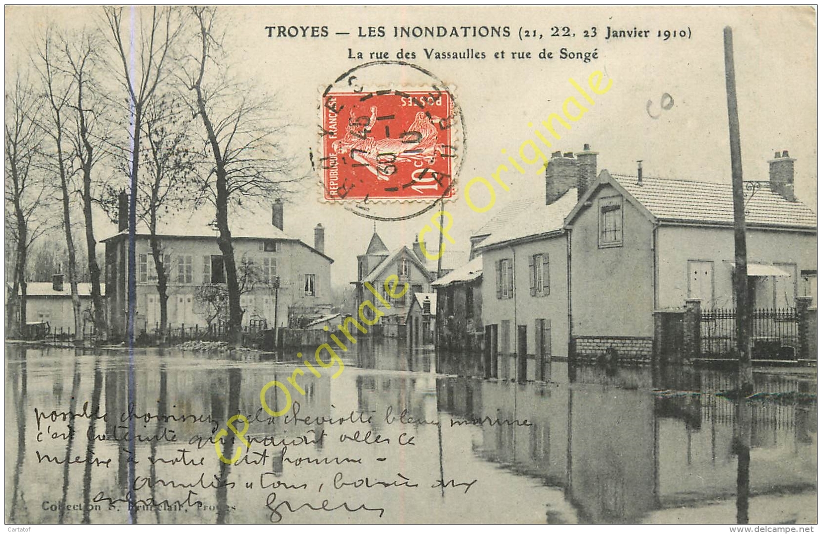 10. TROYES . Les Inondations Janvier 1910 . La Rue De Vassaulles Et Rue De Songé . - Troyes