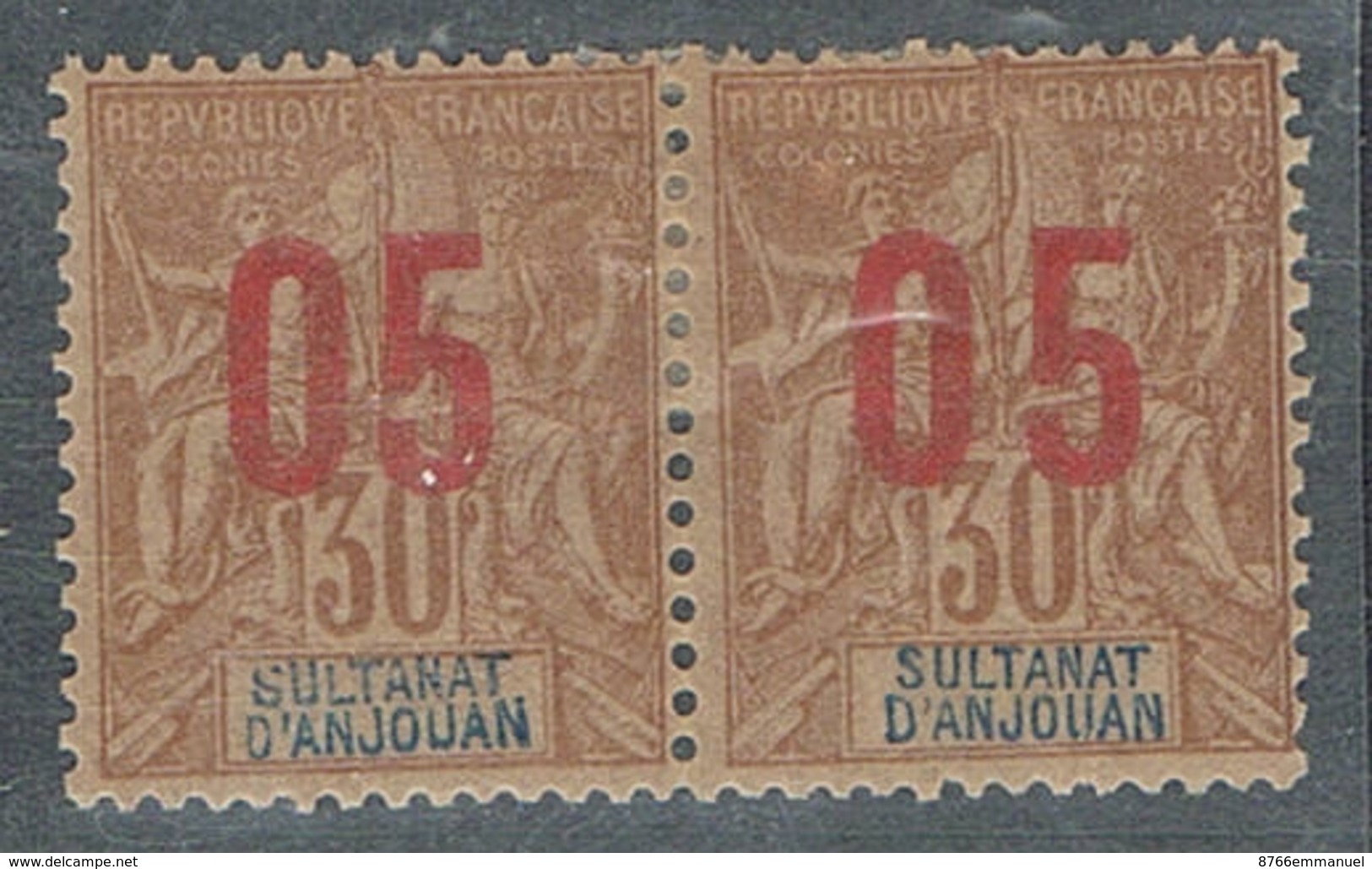 ANJOUAN N°25 ET 25A N* Variété Surcharge Espacée (1,75mm) Tenant à Normal - Unused Stamps