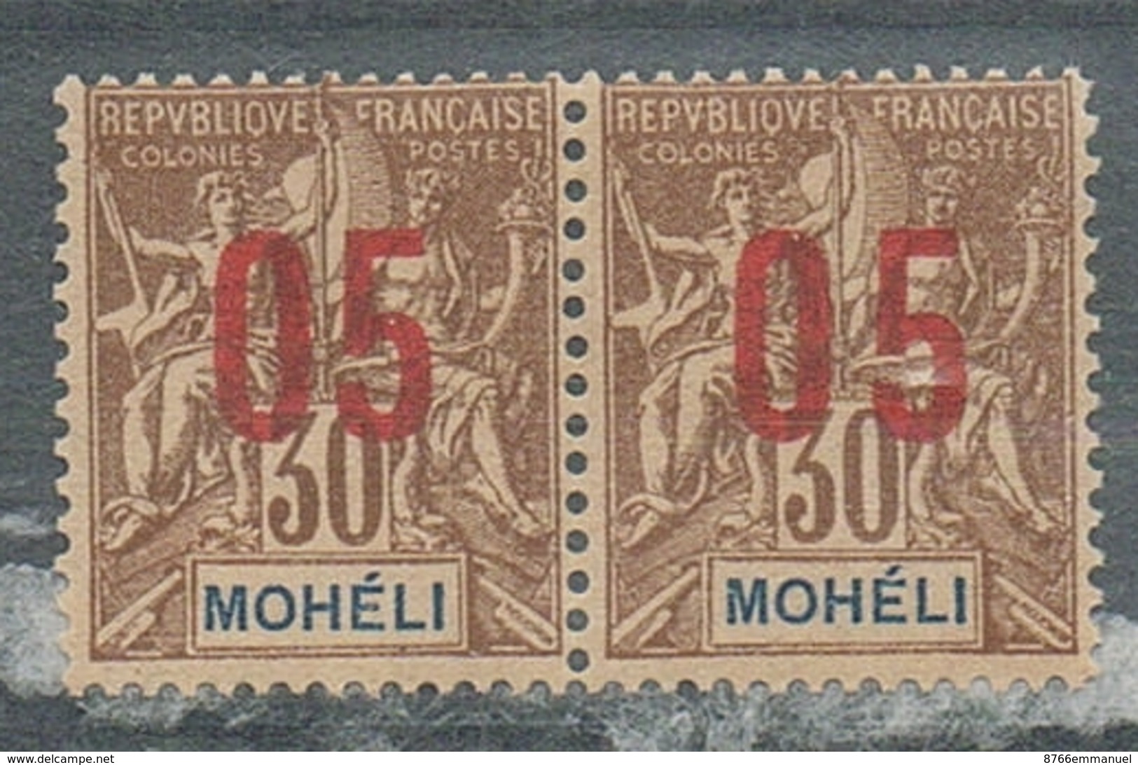 MOHELI N°19 ET 19A N* Variété Surcharge Espacée (1,75mm) Tenant à Normal - Unused Stamps
