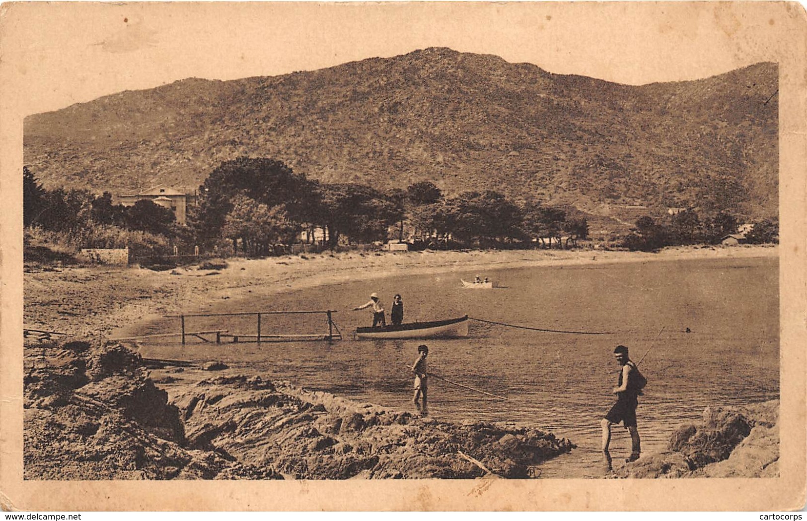 83 - Le Lavandou - Aux Environs - Corniche Des Maures - La Baie De St-Clair - Le Lavandou