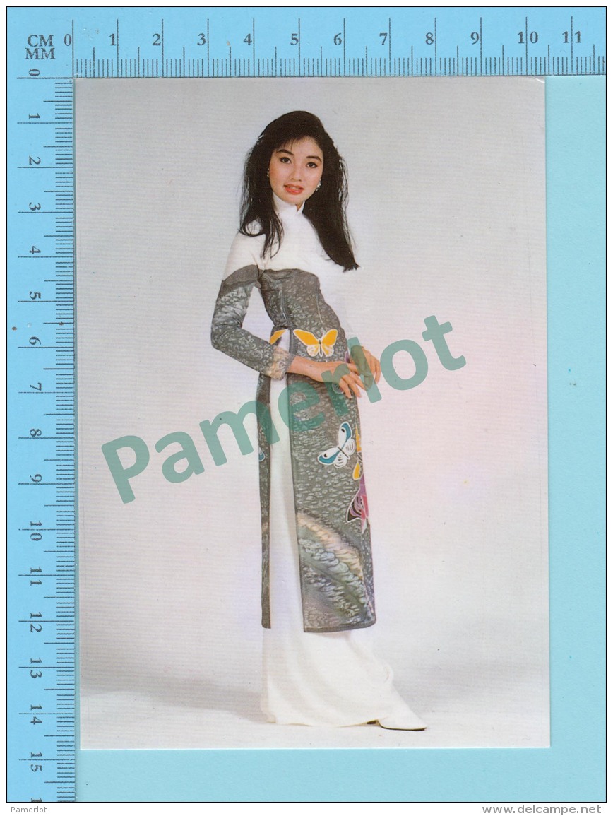 Vietnam - Ly Thu Thao, Fashion Model In A Long Dress, Photo Hoang Trudong - 2 Scans - Mode