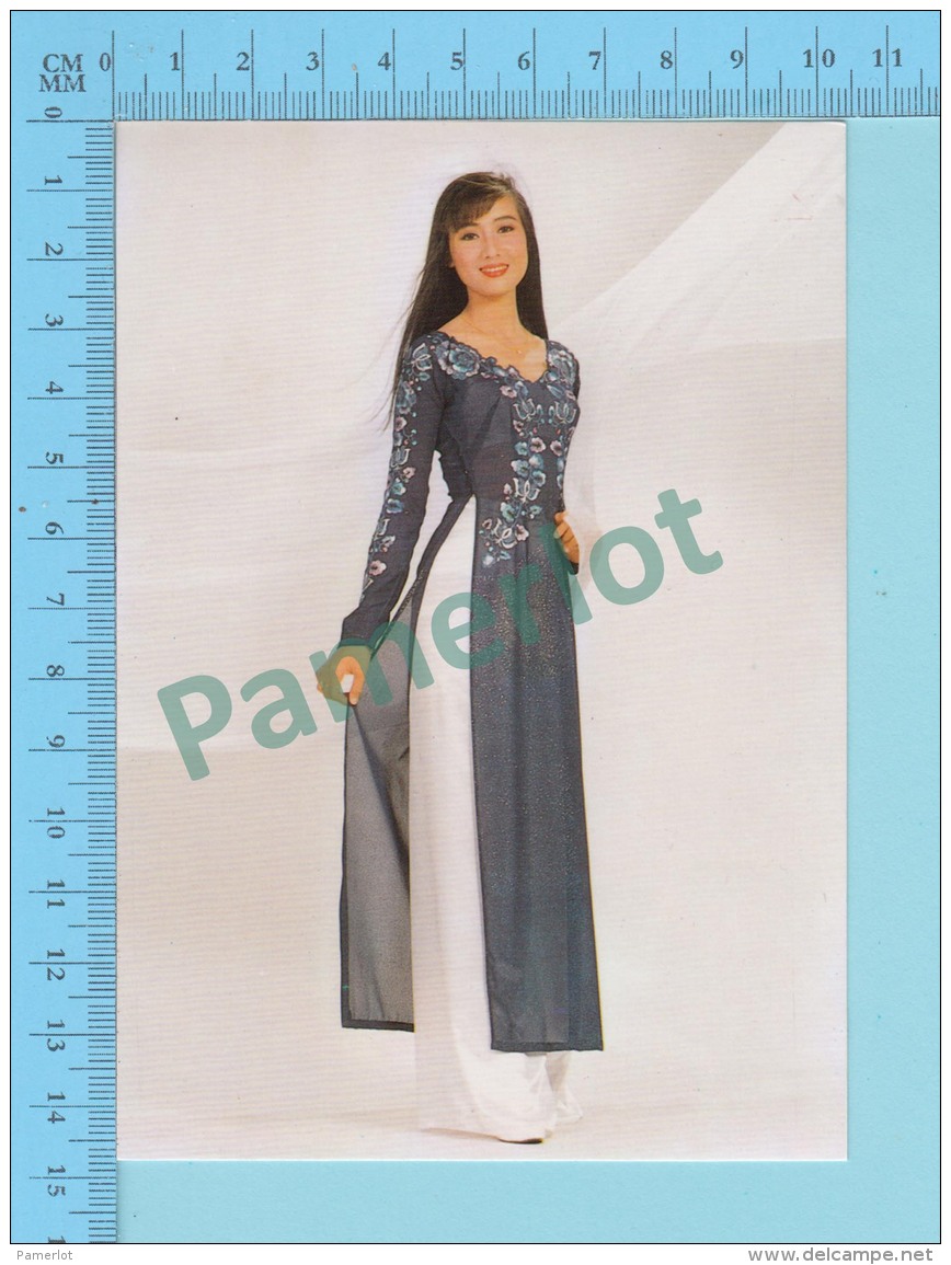 Vietnam - Hien Mai, Fashion Model In A Long Dress, Photo Hoang Trudong - 2 Scans - Mode