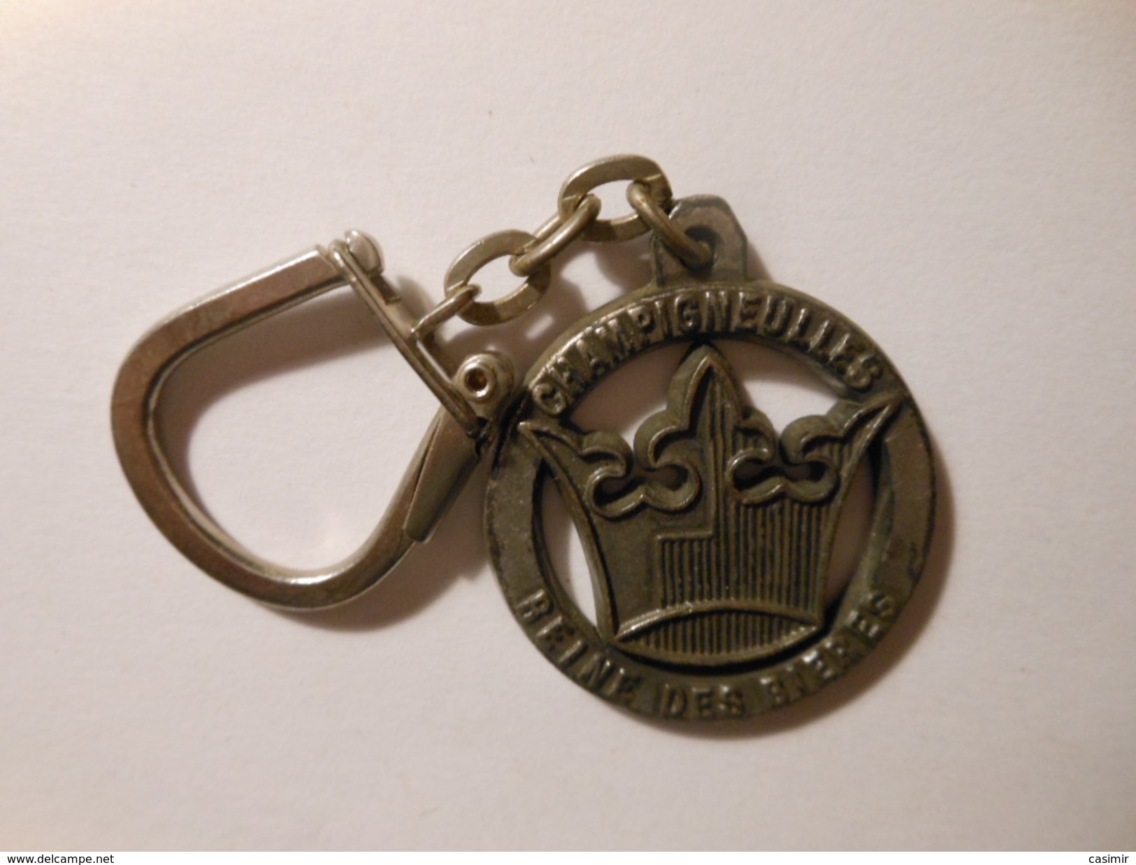 PC0225 - Porte Clé REINE DES BIERES CHAMPIGNEULLES - Porte-clefs