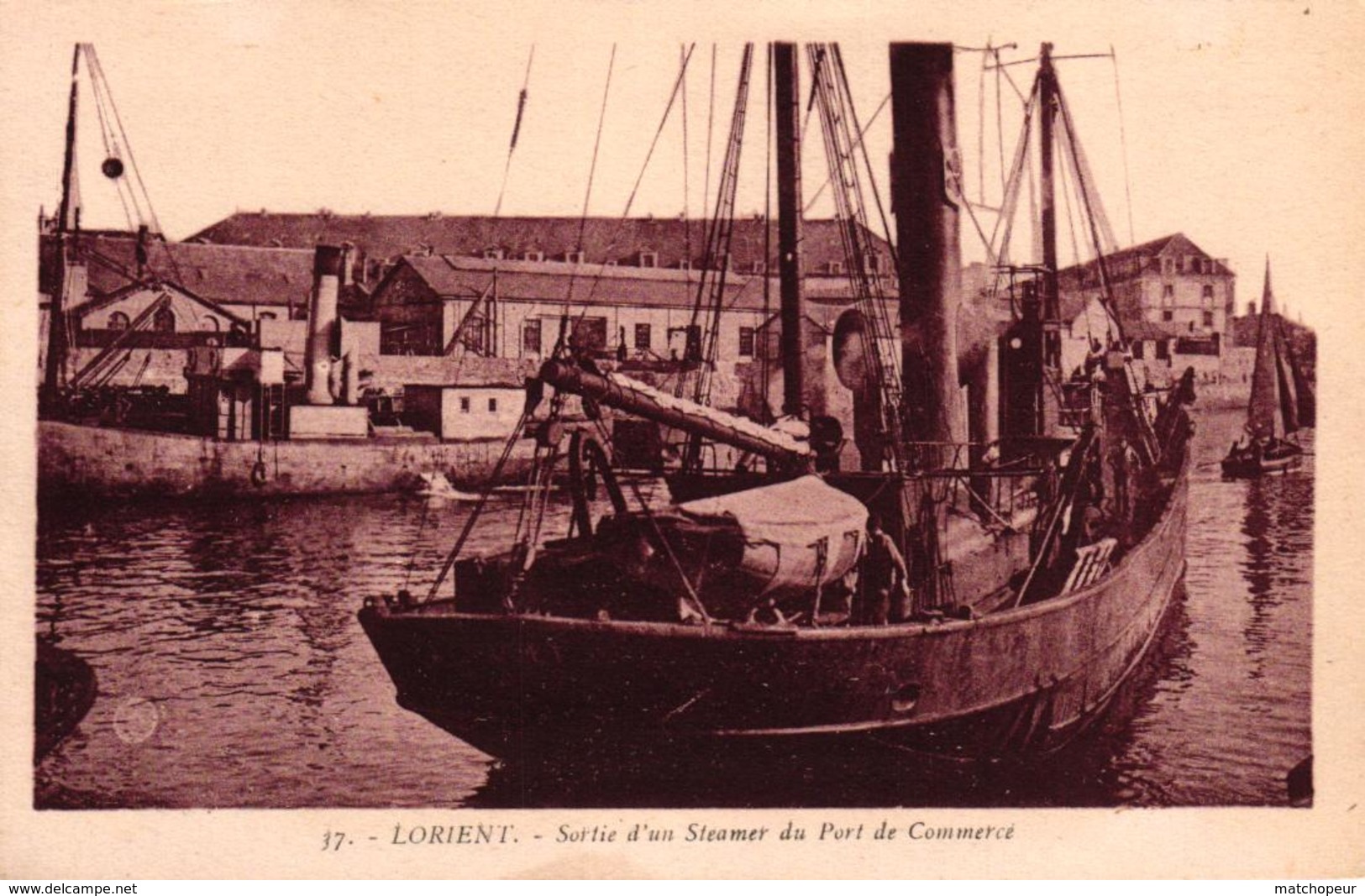 LORIENT -56- SORTIE D'UN STEAMER DU PORT DE COMMERCE - Lorient