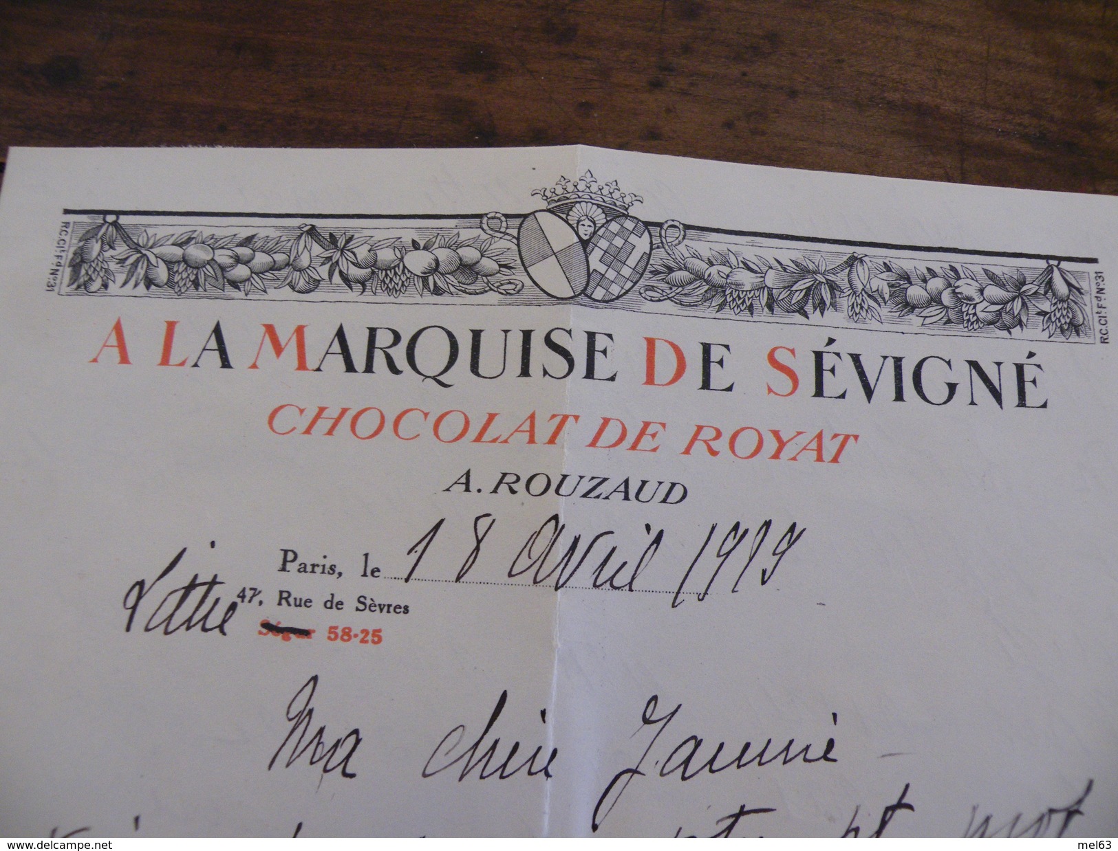 A410. Facture Ancienne & Timbrée.A LA MARQUISE DE SEVIGNE.CHOCOLAT DE ROYAT.à Mme Jeanine BOYER à LARRODE.. 1929 - Alimentaire