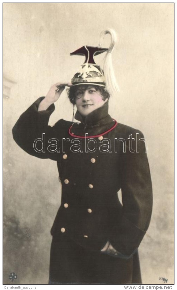 ** T1/T2 Lady In Uhlan Uniform - Non Classés