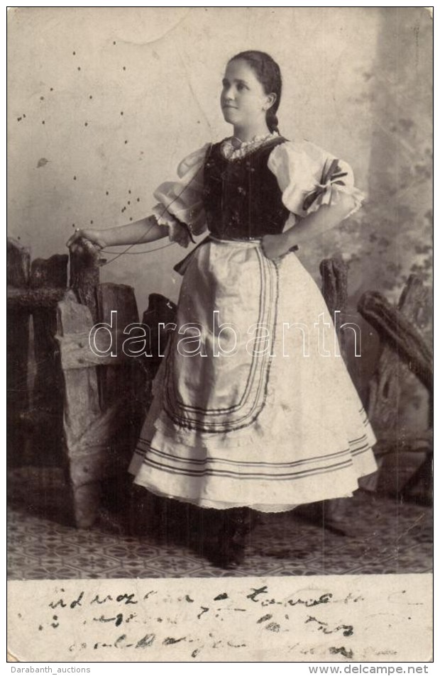 T3 Magyar N&eacute;pviseletes H&ouml;lgy / Hungarian Folklore, Lady In Traditional Costume, Photo (EB) - Non Classés