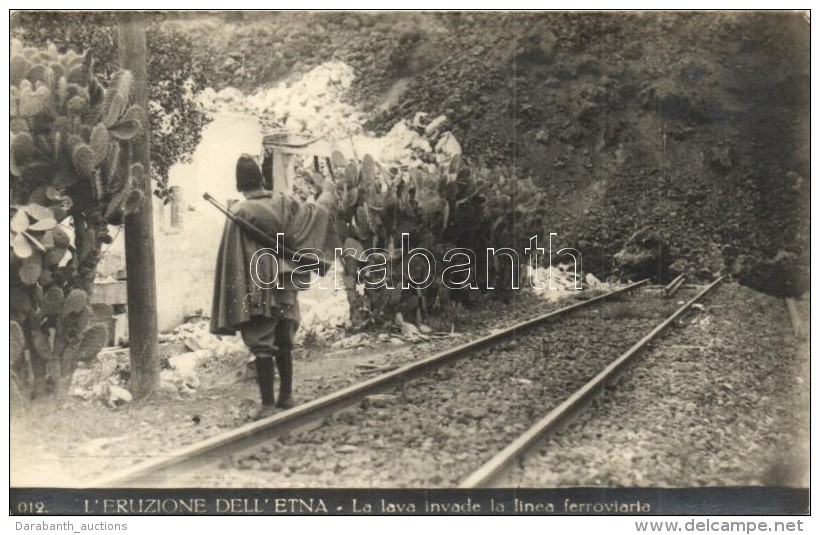 ** T2/T3 Etna, L'Eurozione Dell' Etna, La Lava Invade La Linea Ferroviaria / Volcanic Eruption, Lava Invading The... - Non Classés