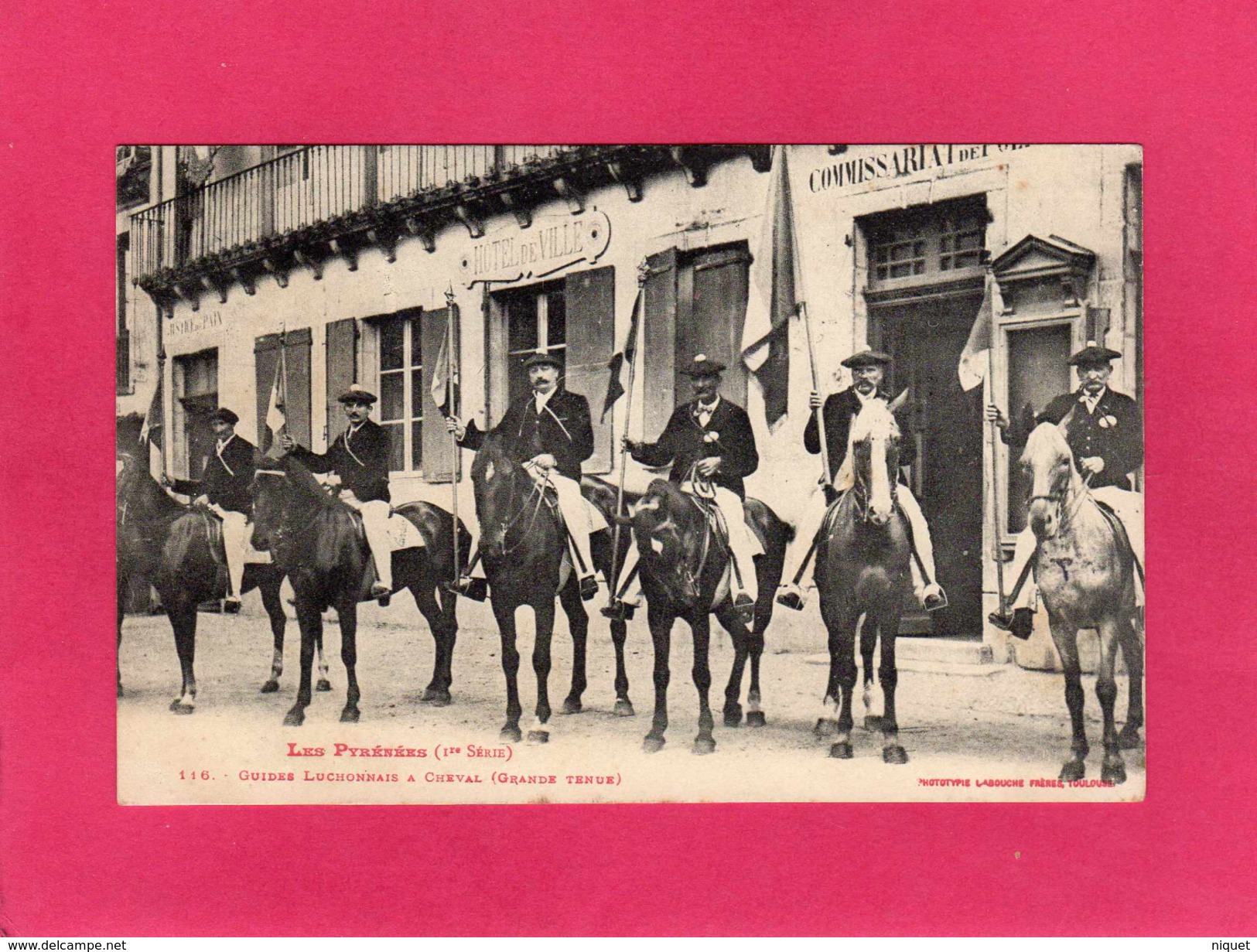 31 HAUTE GARONNE, Guide Luchonnais à Cheval, Animée, Mairie, Commissariat, 1908, (Labouche) - Luchon