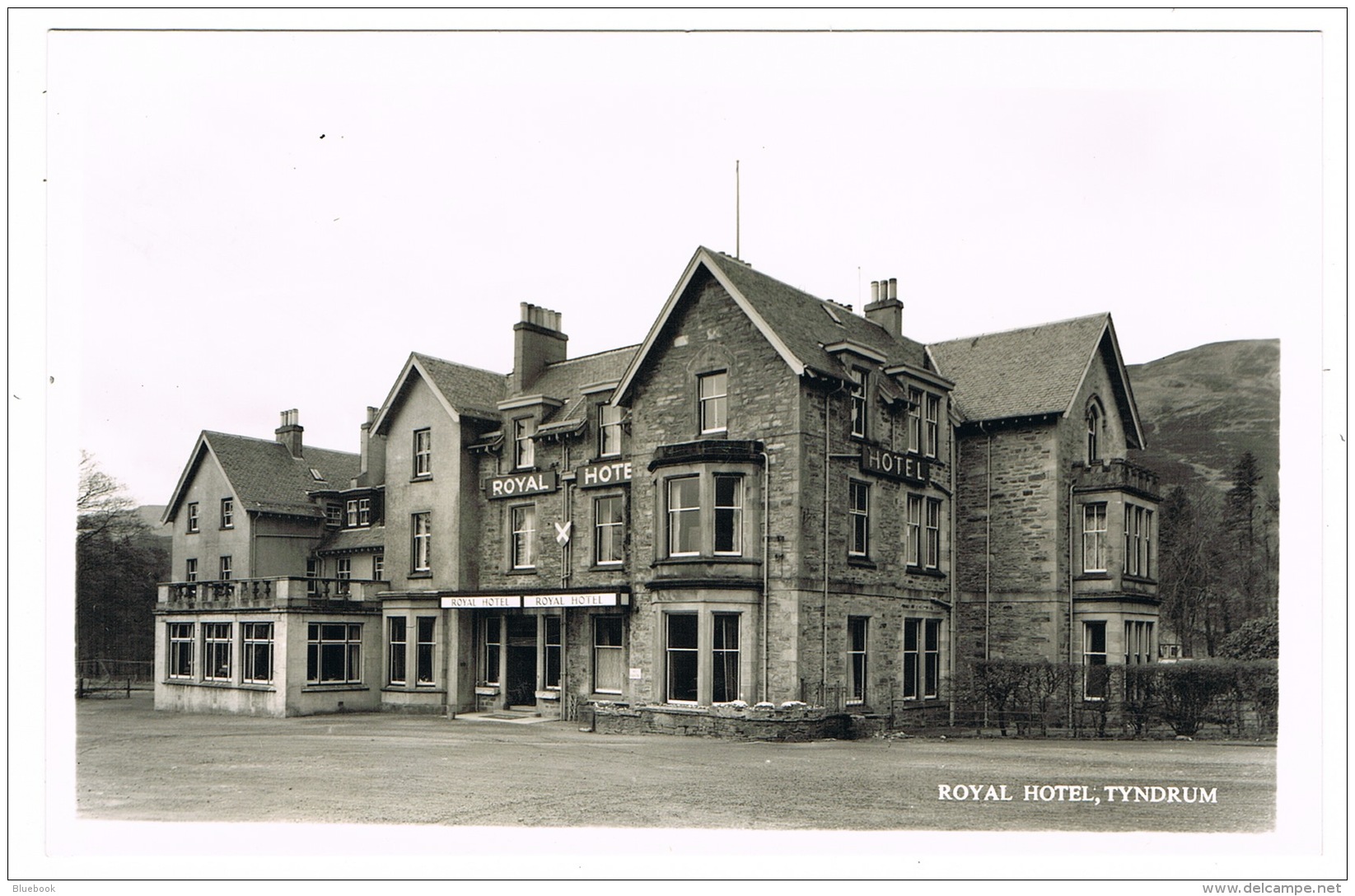 RB 1138 - Real Photo Postcard - Royal Hotel Tyndrum - Perthshire Scotland - Perthshire