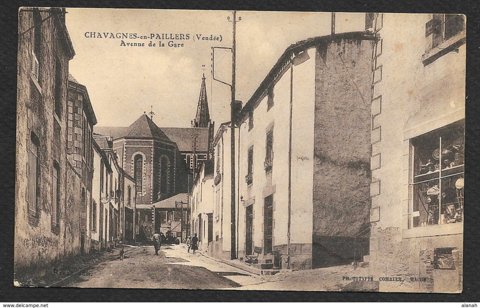 CHAVAGNES En PAILLERS Rare Avenue De La Gare (Combier) Vendée (85) - Autres & Non Classés