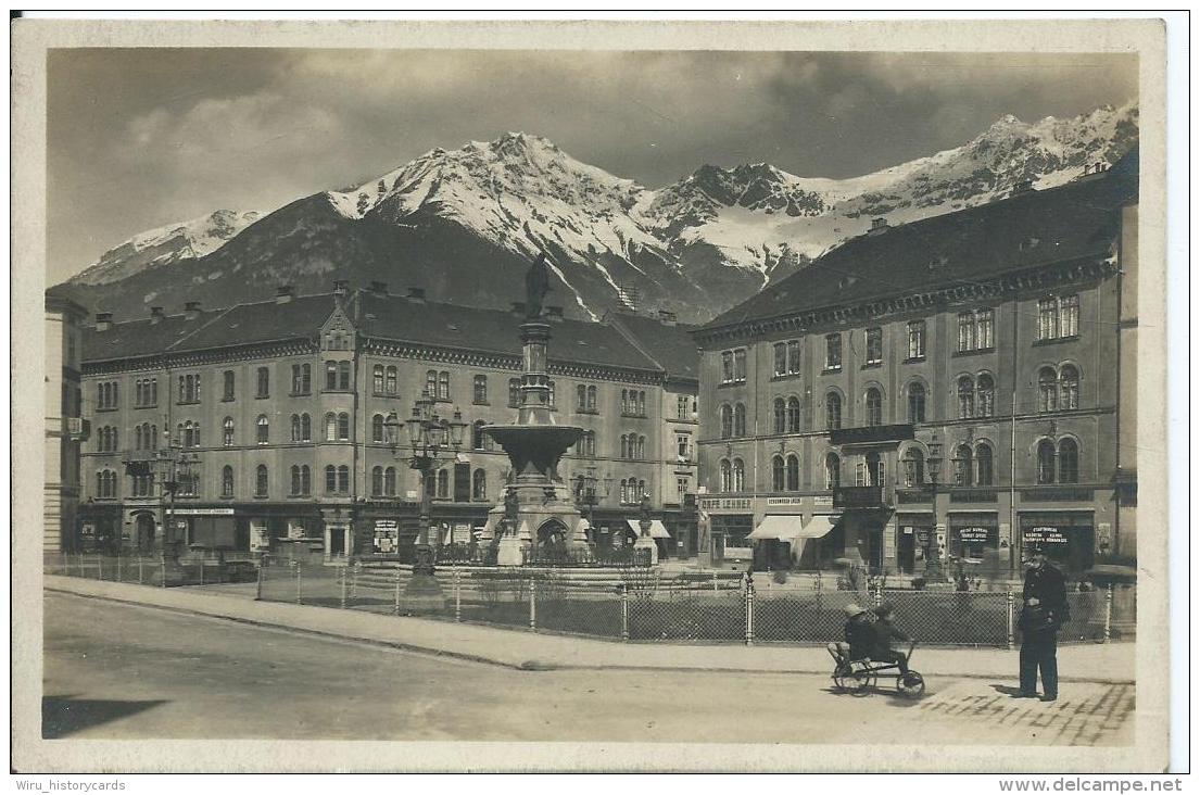 AK 0581  Innsbruck - Boznerplatz / Polizist , Kinder Mit Dreirad / Verlag Müller Um 1920-30 - Innsbruck