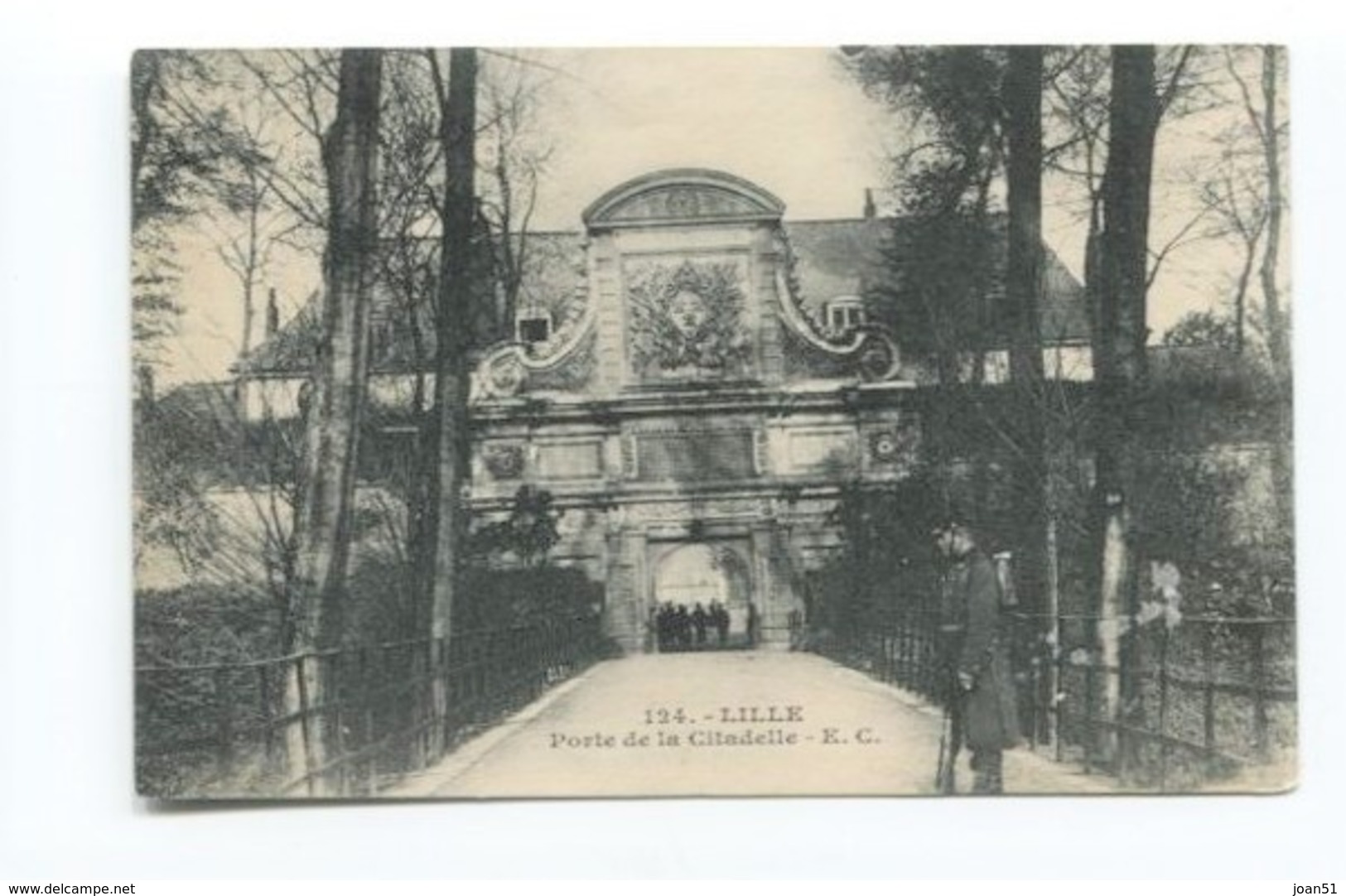 C 28   LILLE  PORTE DE LA CITADELLE - Lille