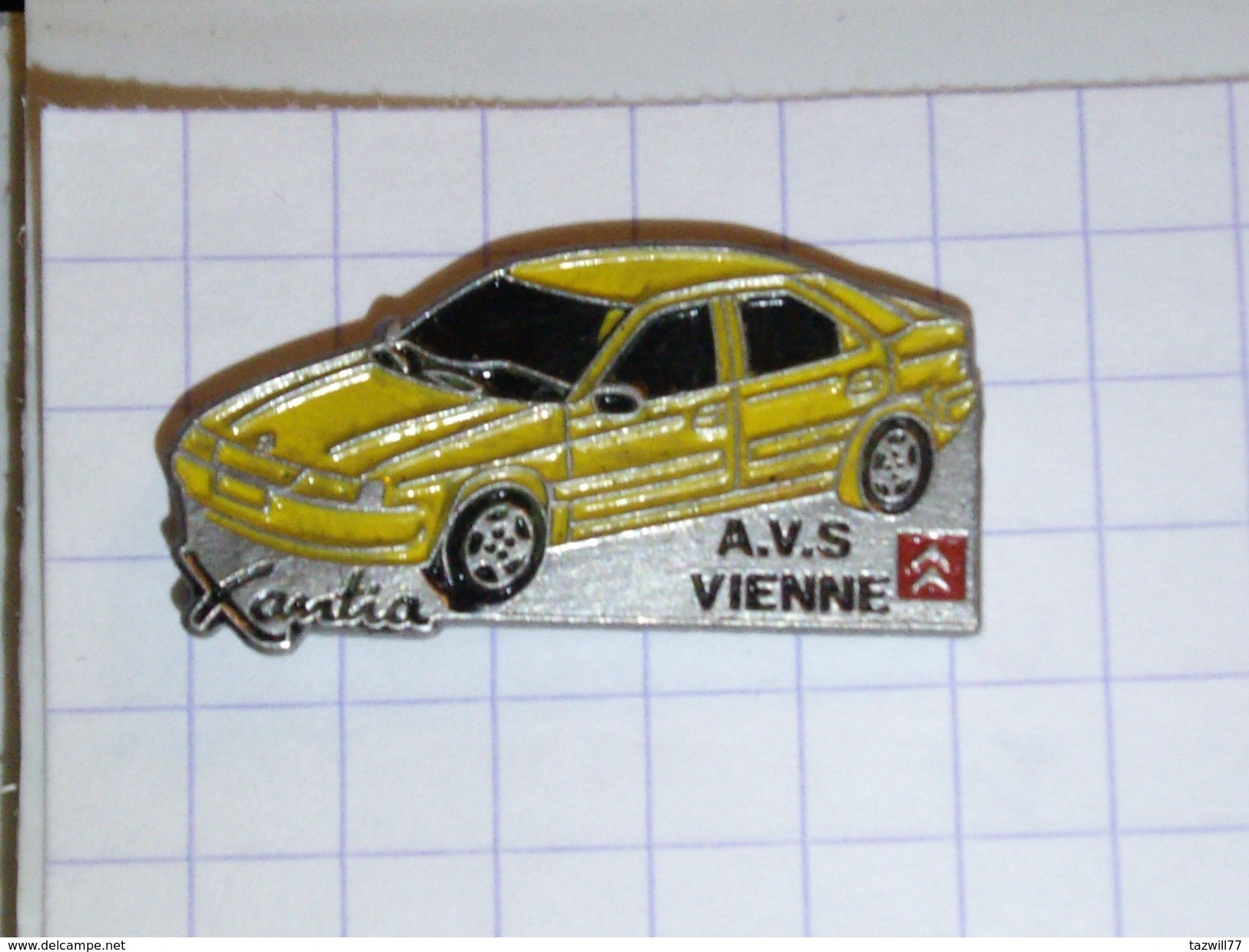 Pin's CITROEN Garage Garages Xantia A.v.s Vienne - Citroën