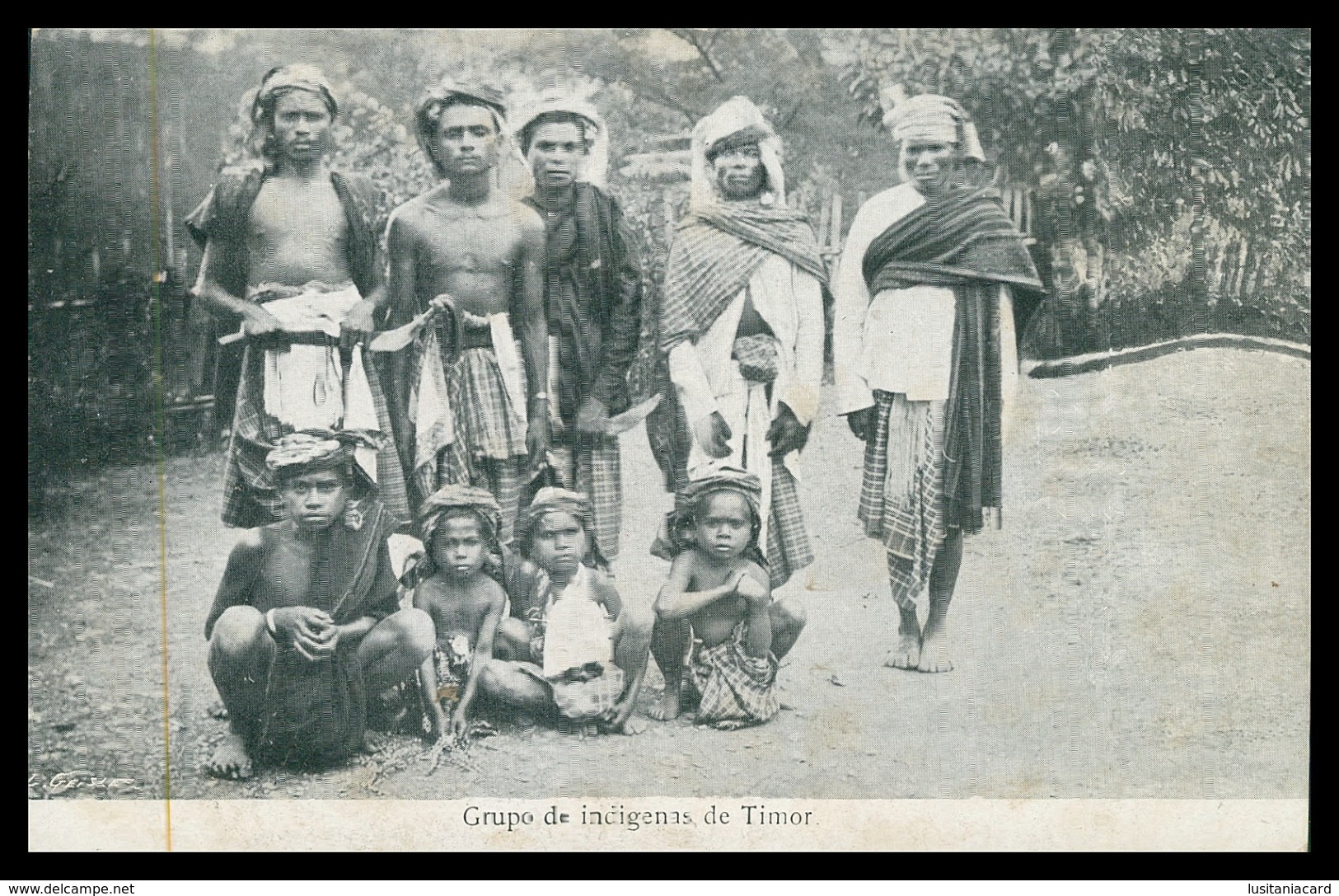 TIMOR - Grupo De Indigenas De Timor.   Carte Postale - Timor Oriental