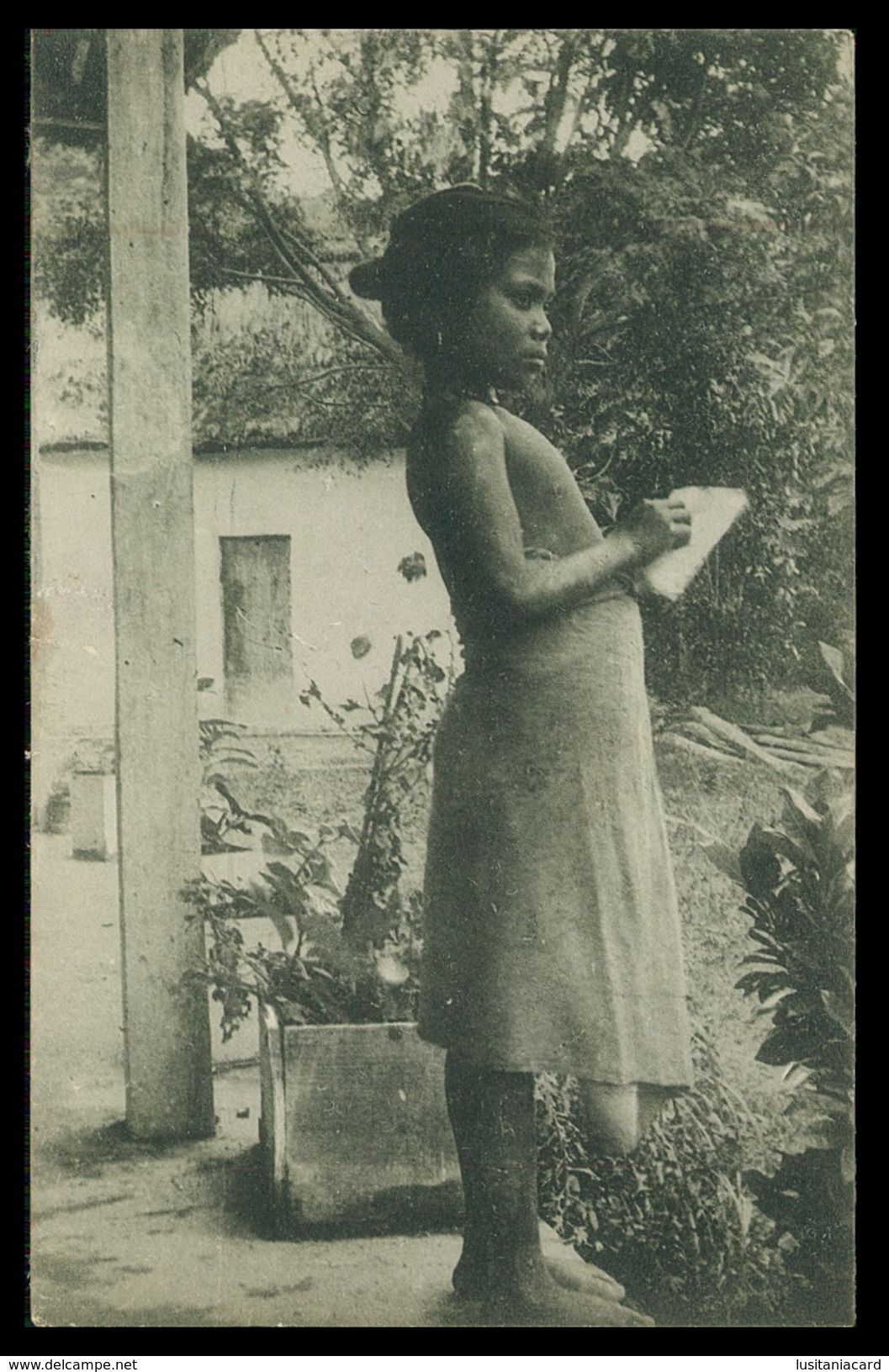 TIMOR - COSTUMES -  Tipos E Costumes .( Ed. Da Missão)  Carte Postale - Oost-Timor
