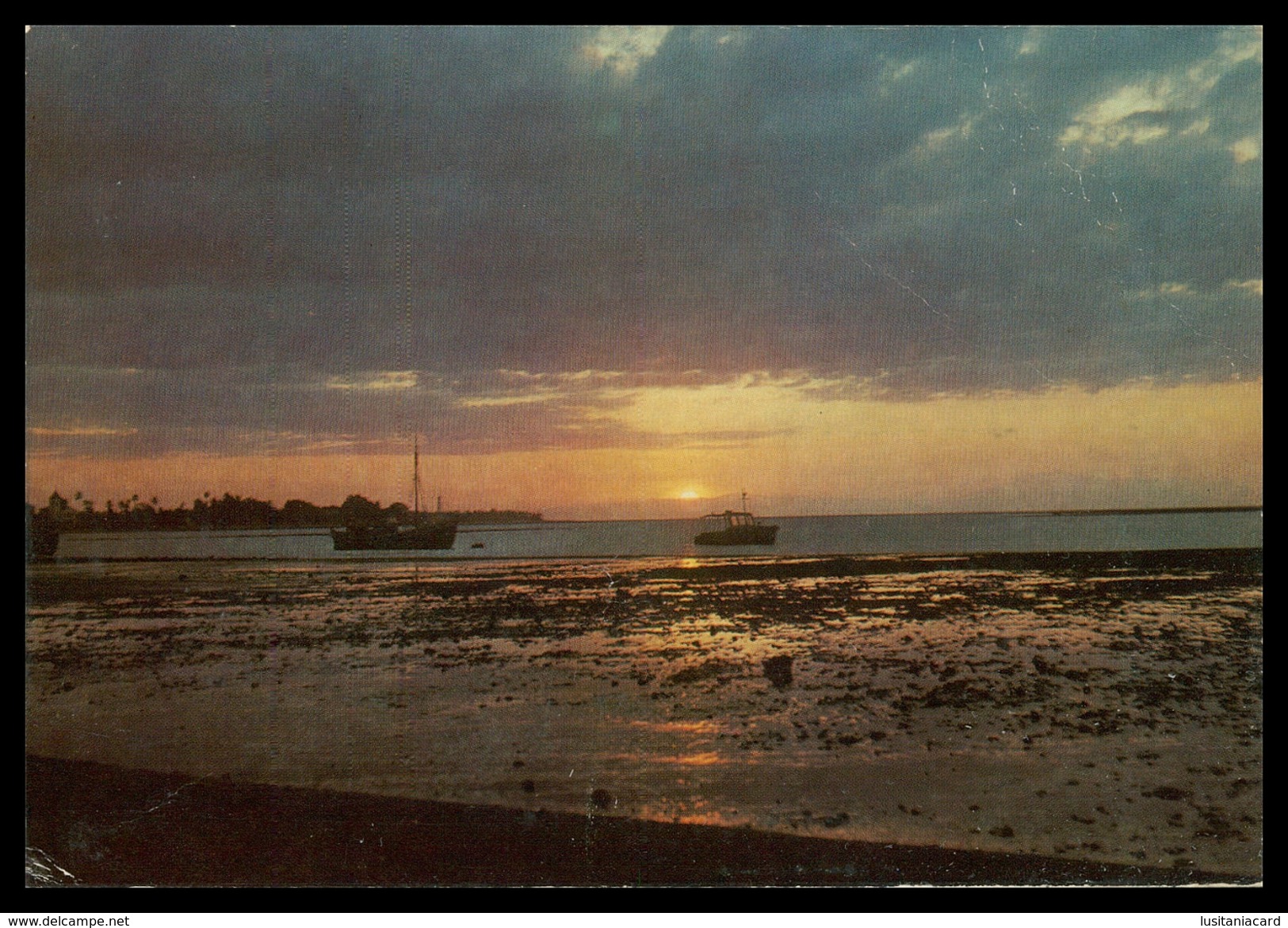 TIMOR - DILI - Pôr Do Sol Na Baía De Dili ( Ed. C.T.I. De Timor)  Carte Postale - Osttimor