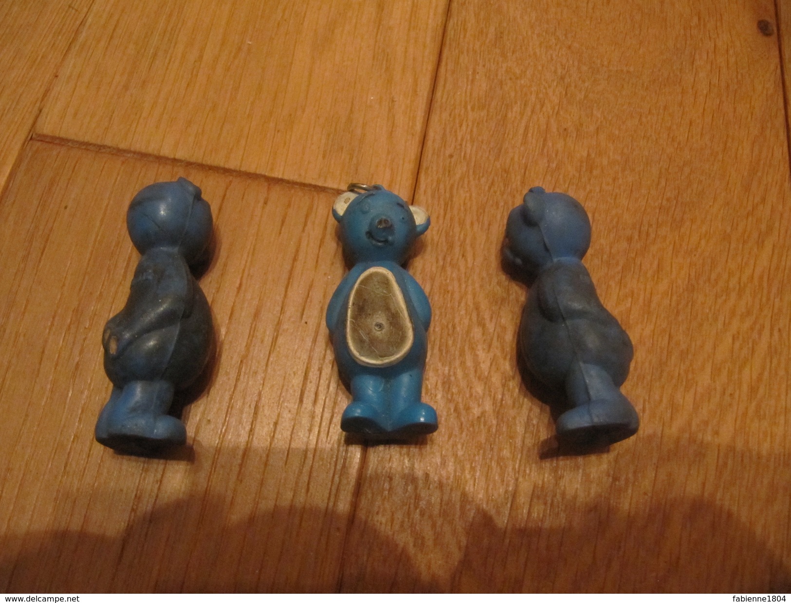 3 Figurines Ours Ourson  Bleu Et Blancs  Butagaz Caoutchoux Pour Porte Clés état - Llaveros