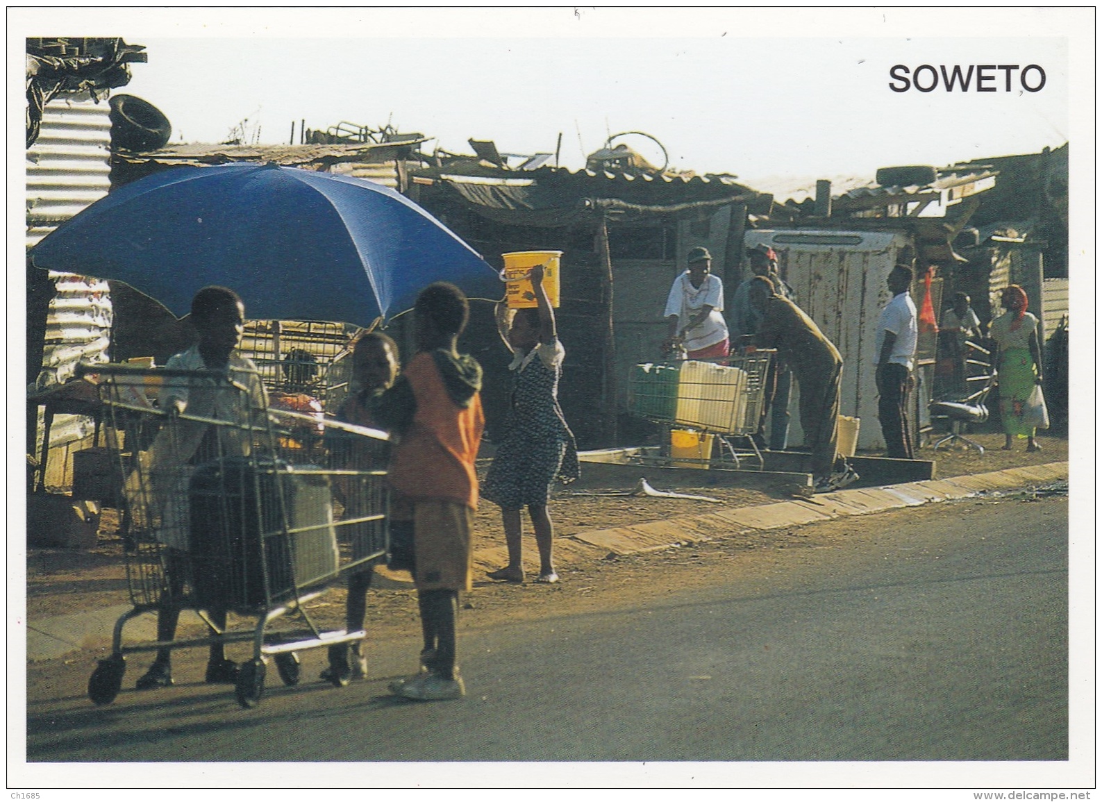 AFRIQUE DU SUD :  SOWETO :  Camp Nelson Mandela - Afrique Du Sud