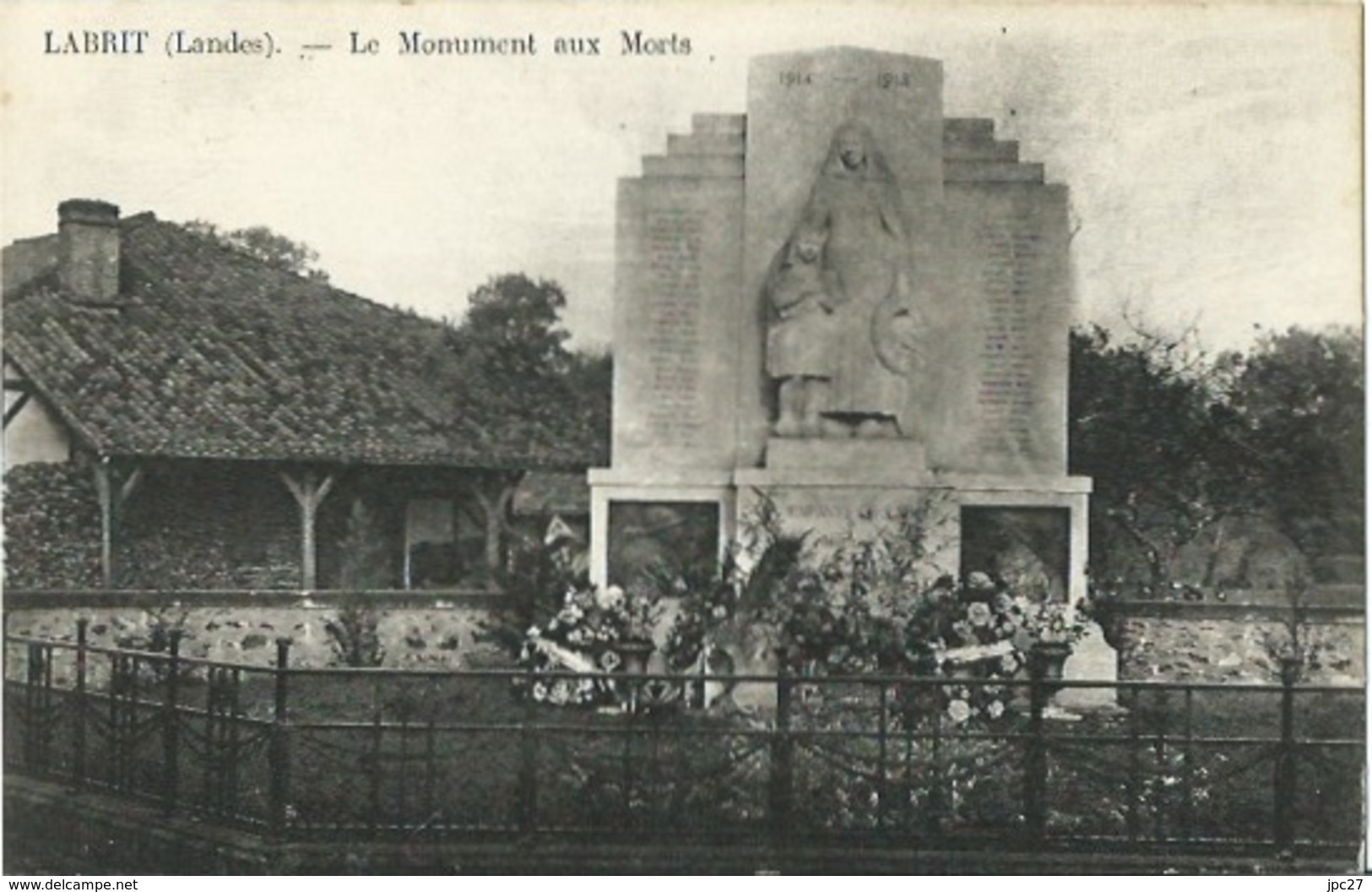 40 CPA LABRIT Monument Aux Morts - Labrit