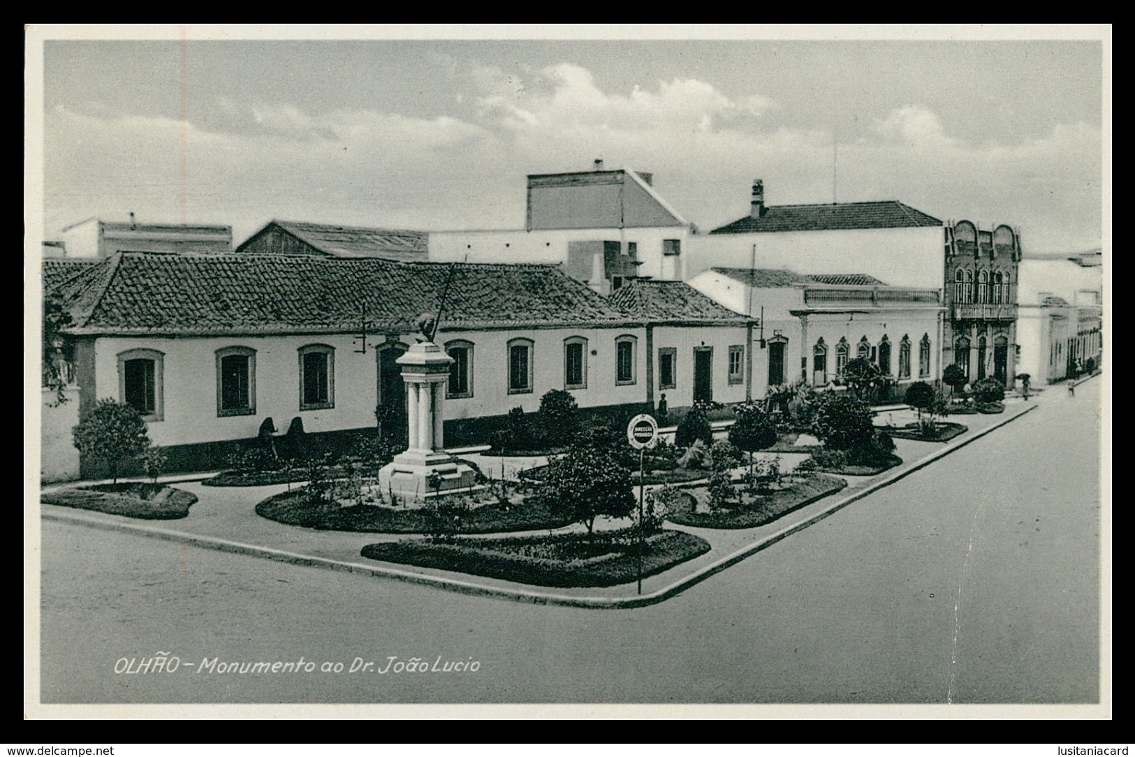 ALGARVE -OLHÃO - Monumento Ao Dr. João Lúcio. ( Ed. Casa Farracha)carte Postale - Faro