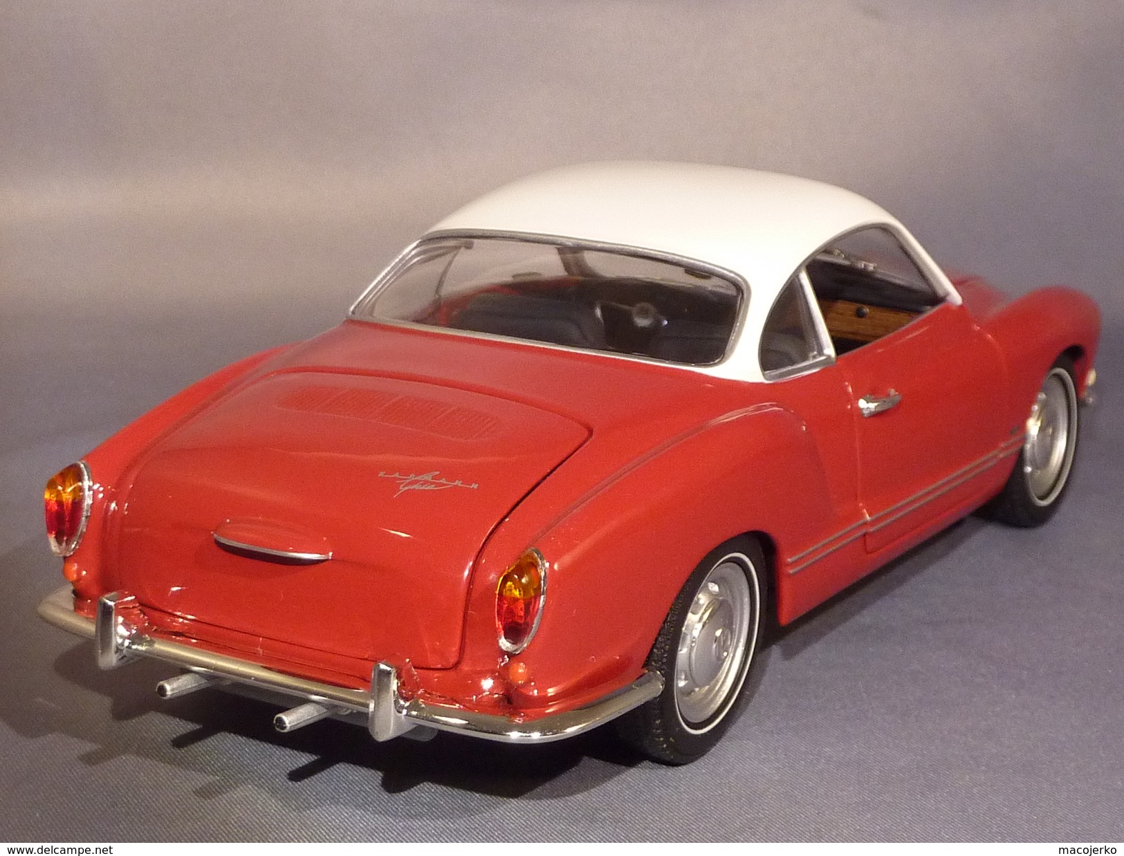 Minichamps 241245005, VW Karmann Ghia Coupé, 1970, 1:24 - Autres & Non Classés