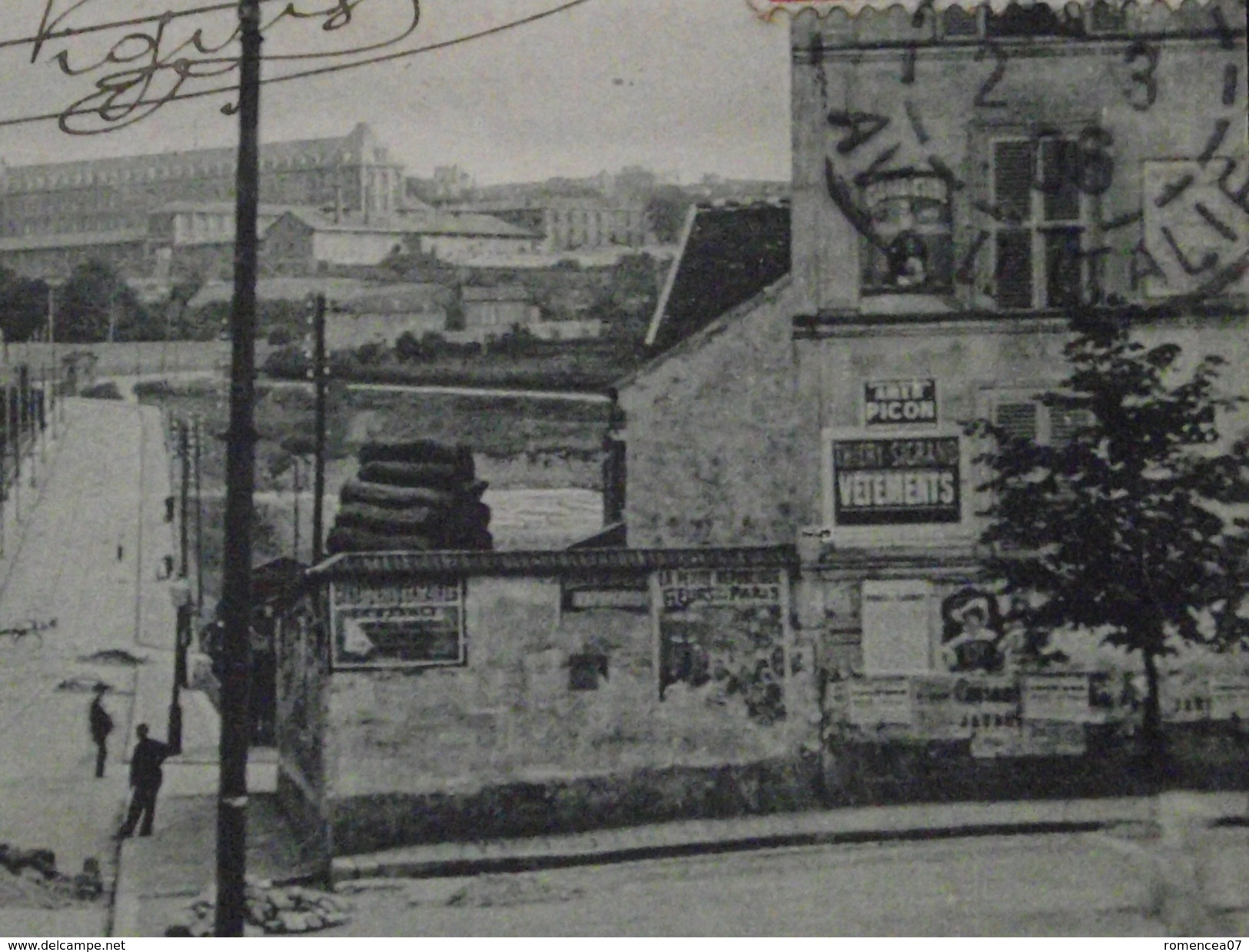 GENTILLY (Val-de-Marne) - RUE Des ECOLES - Tramway - Café - Animée - Animée - Voyagée Le 3 Mars 1906 - Gentilly