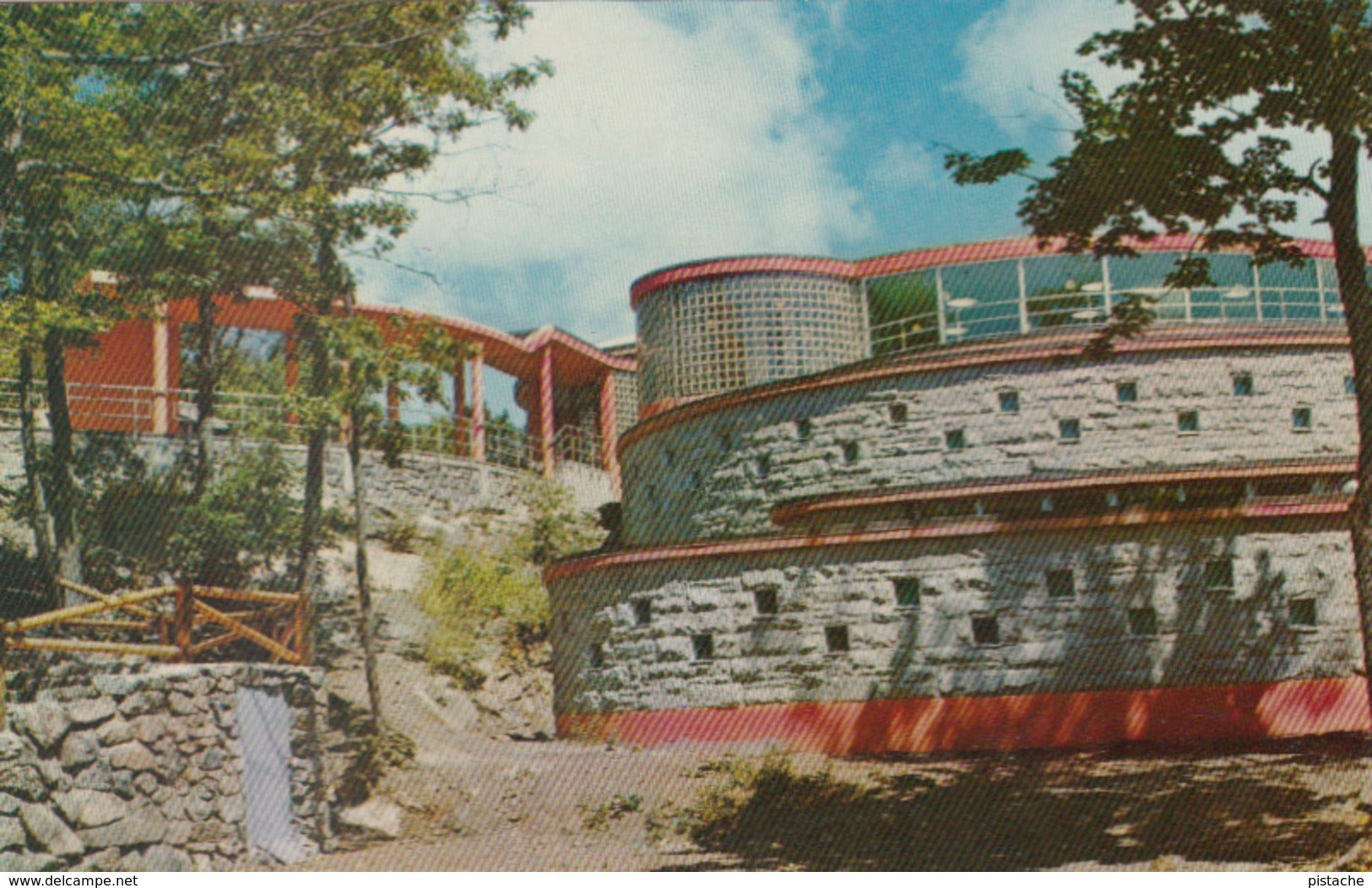 Québec Aquarium - Biological Centre -  2 Scans - Québec - Les Rivières