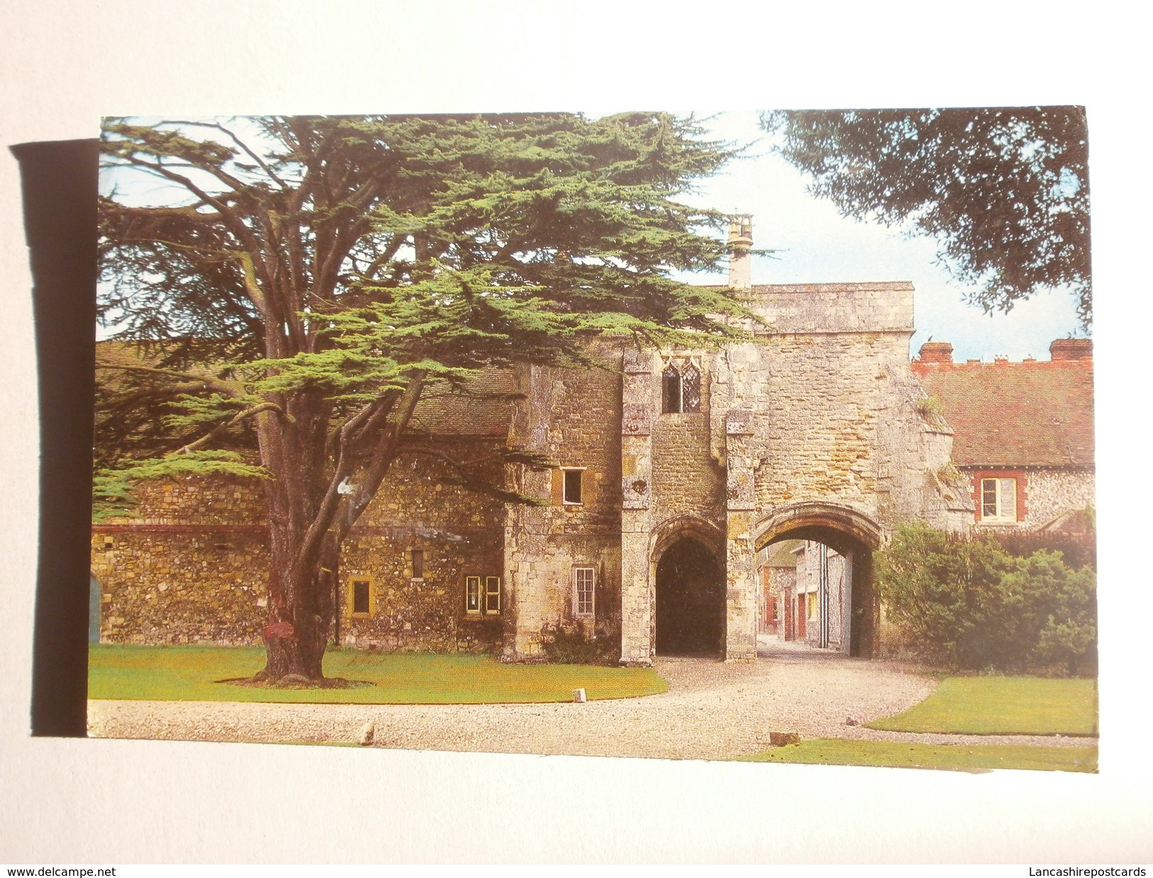 Postcard Gateway To The Bishops Palace Chichester Sussex PU 1969 Ref B1346 - Chichester