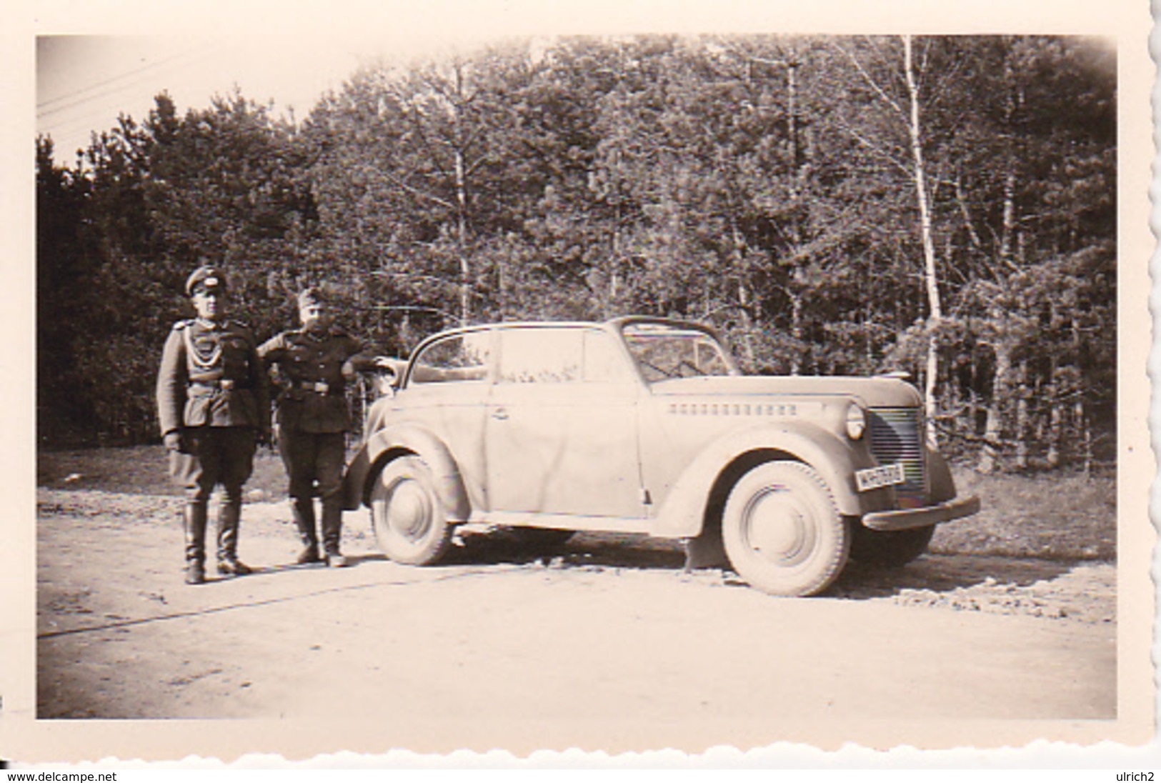 Foto Deutsche Soldaten - Stabswachtmeister Und Kraftfahrer Mit KFZ -  2. WK - 8*5cm (26638) - Krieg, Militär