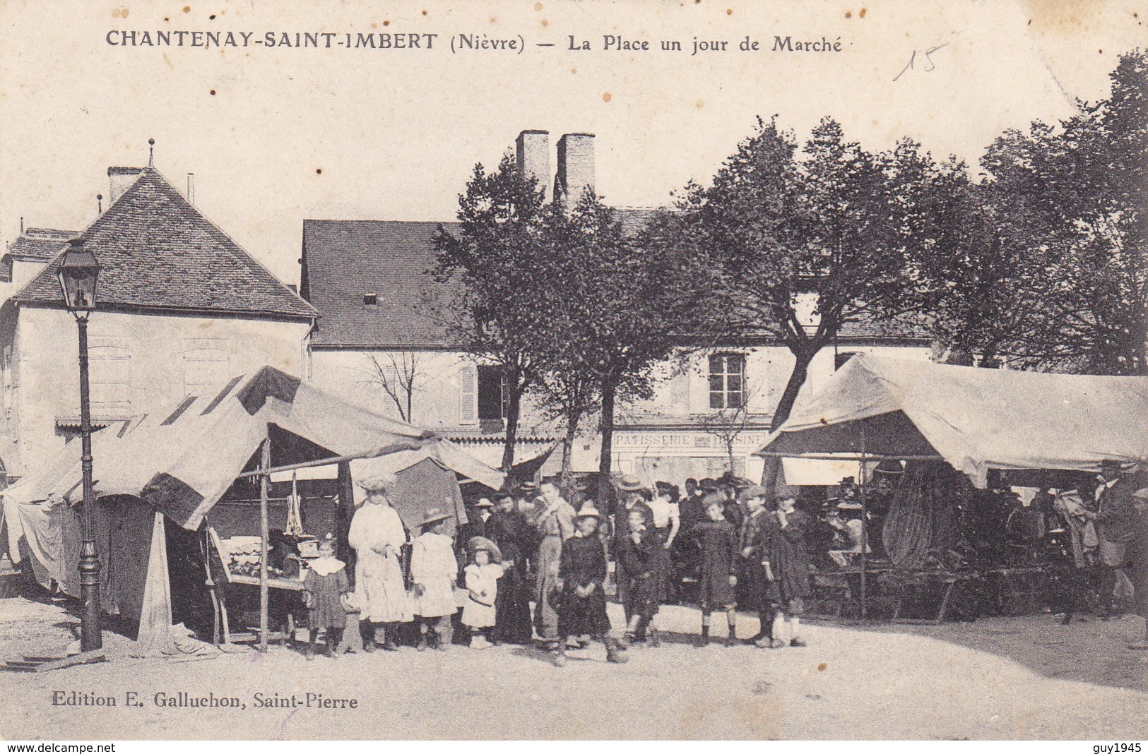 CHANTENAY SAINT IMBERT  La Place Un Jour De Marché   (plan Animé ) - Andere & Zonder Classificatie