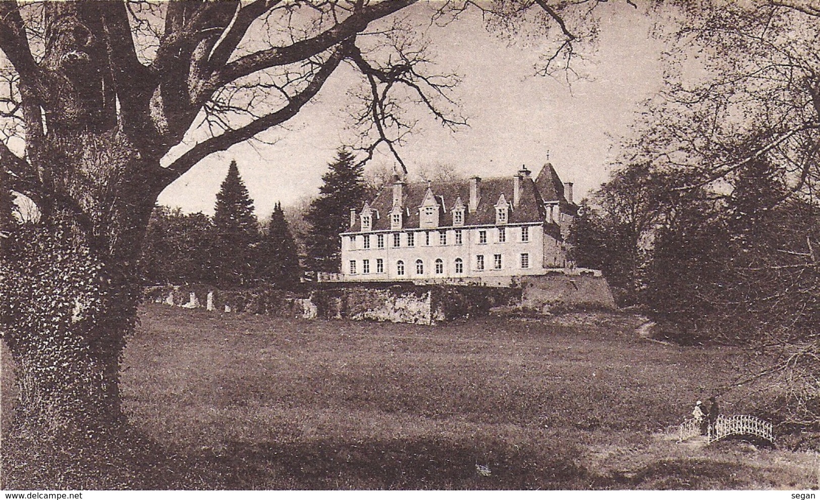 LE CHATEAU DE CAZELLES   PRES DE LA BASTIDE L'EVEQUE - Other & Unclassified