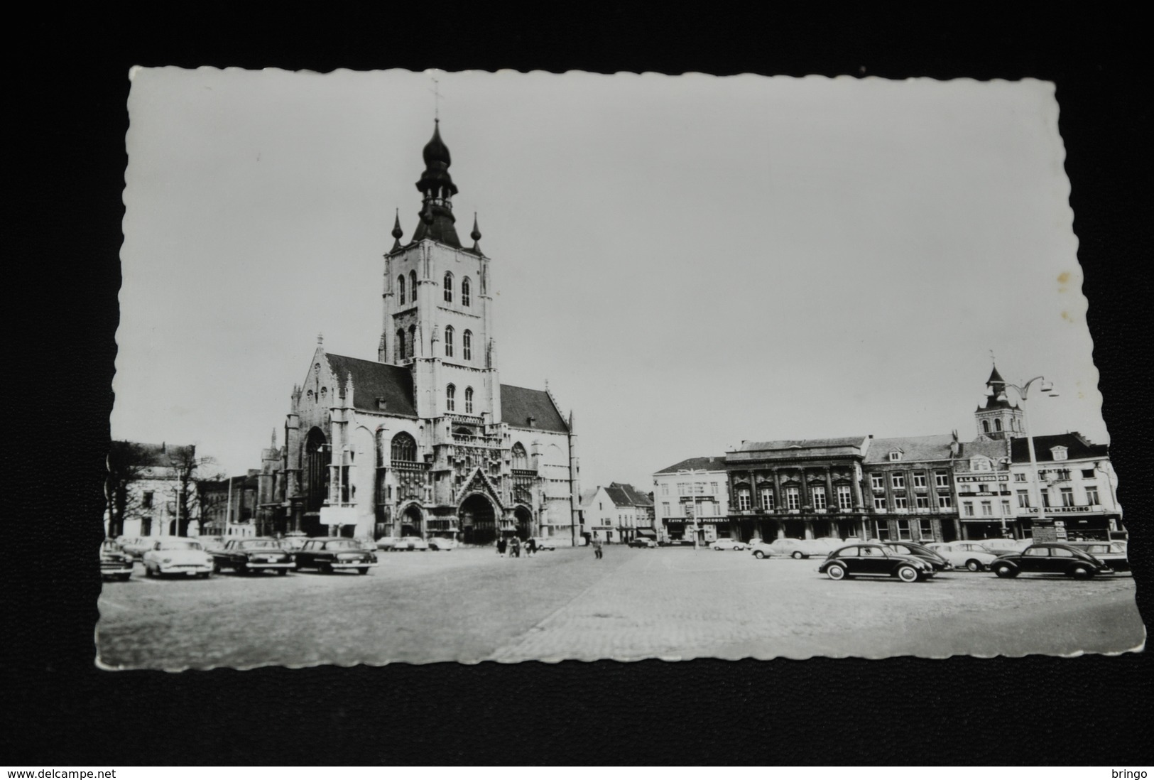 30- Tienen Kerk / Auto's - Tienen