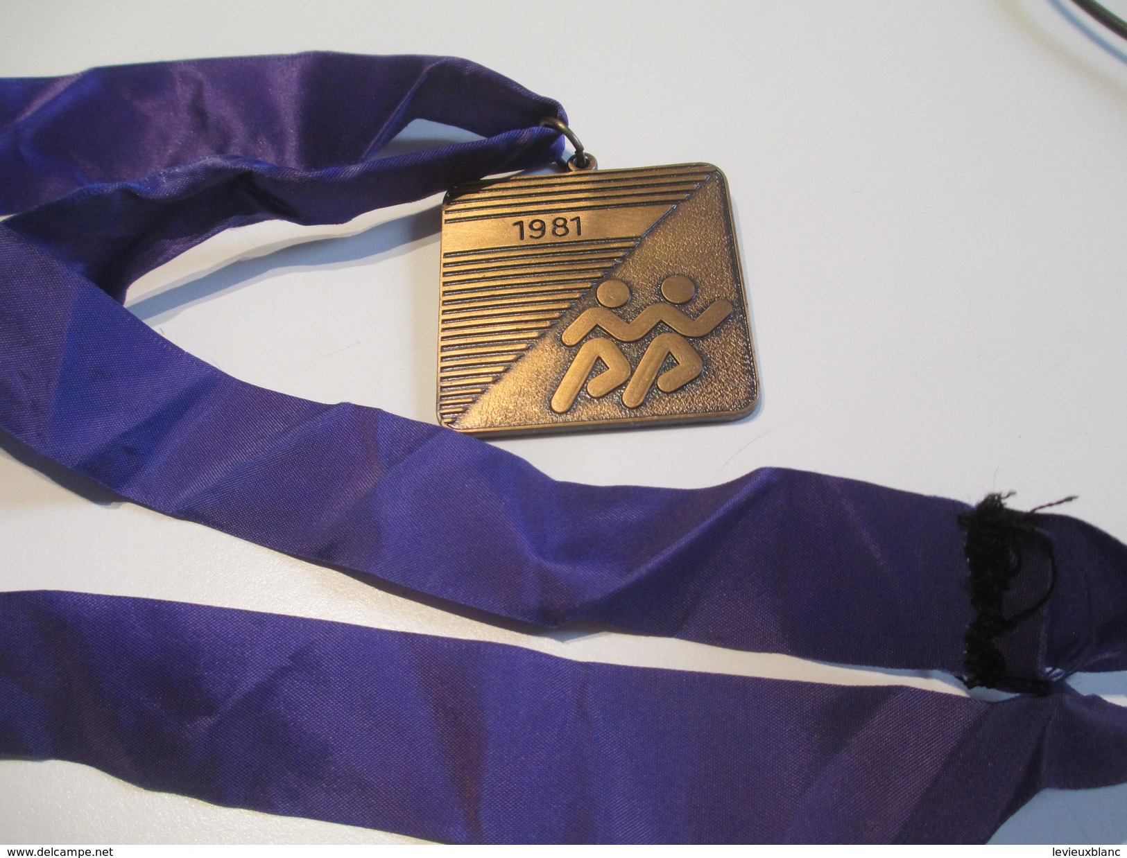 Médaille/ Le Marathon International De Montréal/Canada/ Participation/ 1981    SPO106 - Otros & Sin Clasificación