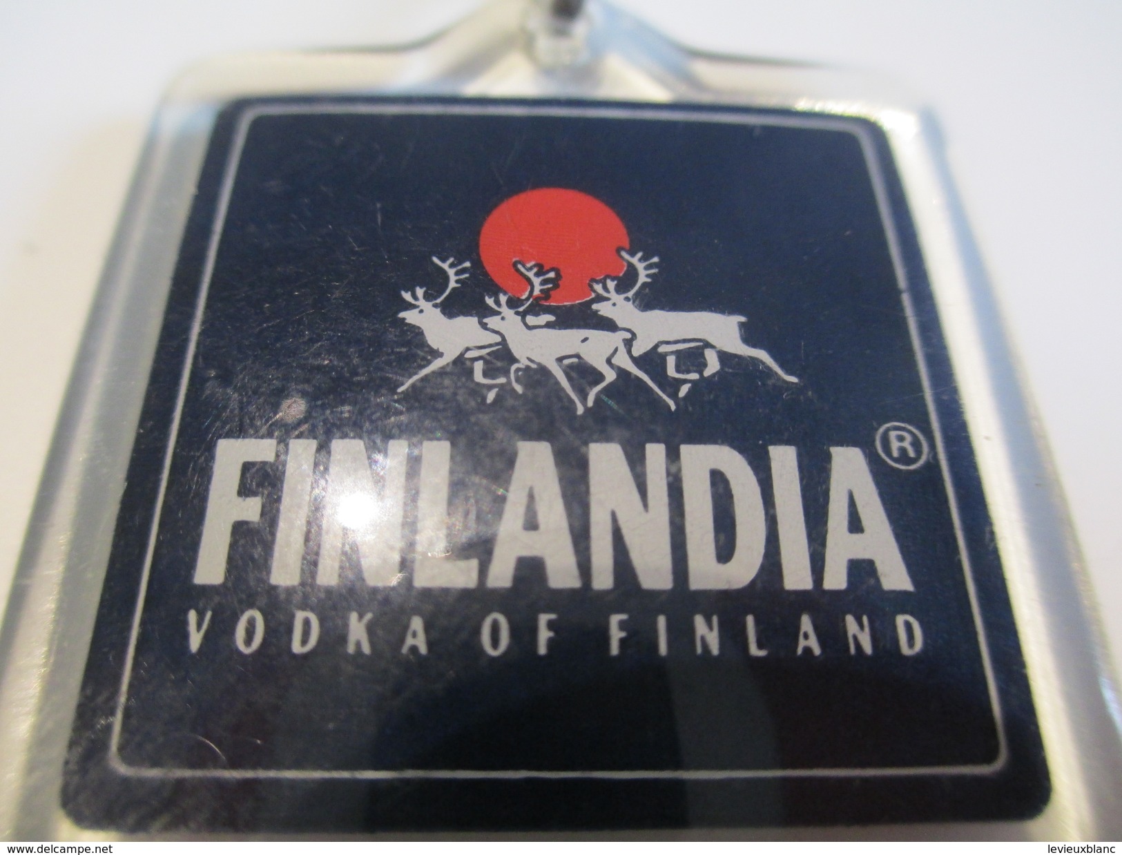 Canada/Alcool/ Plastique/ FINLANDIA/ Vodka Of Finland / Années 80         POC221 - Porte-clefs