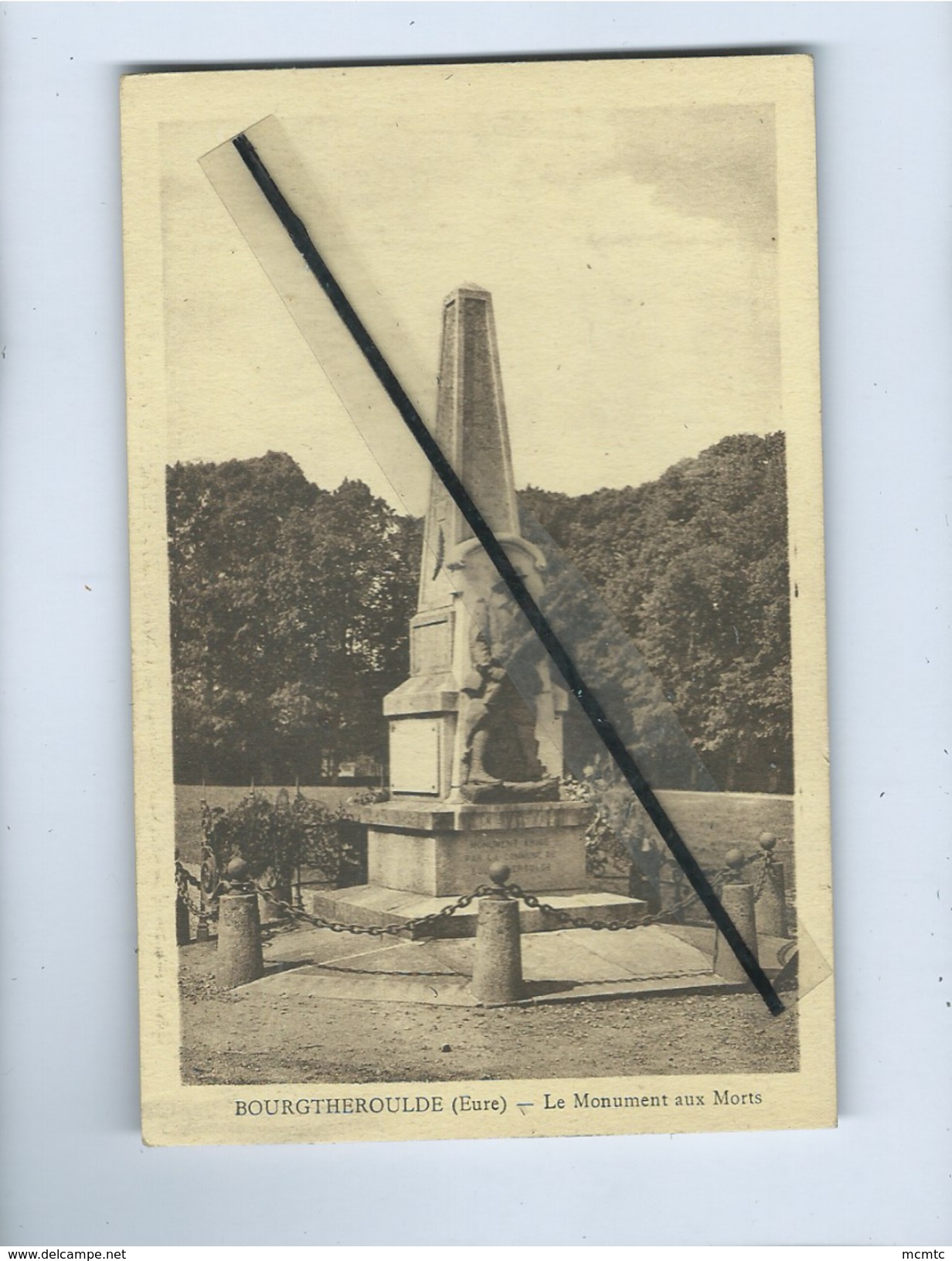 CPA - Bourgtheroulde (Eure) - Le Monument Aux Morts - Bourgtheroulde