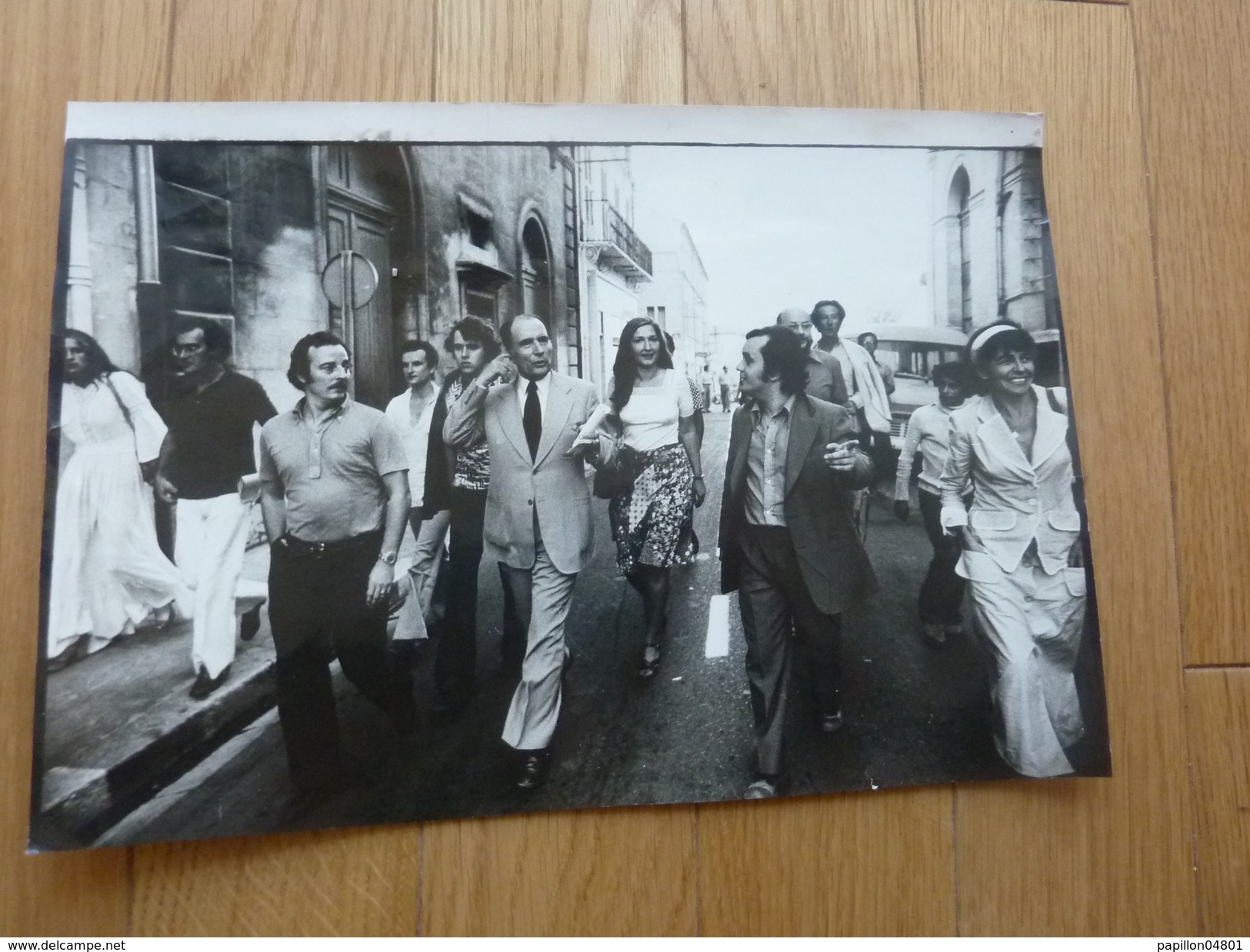 PHOTO ORIGINALE FRANCOIS MITTERRAND FESTIVAL AVIGNON 1974 PHOTOGRAPHE FRANCOIS LEHR TADDEI BASTIDEHIRSCH SOUDET ECT - Persone Identificate