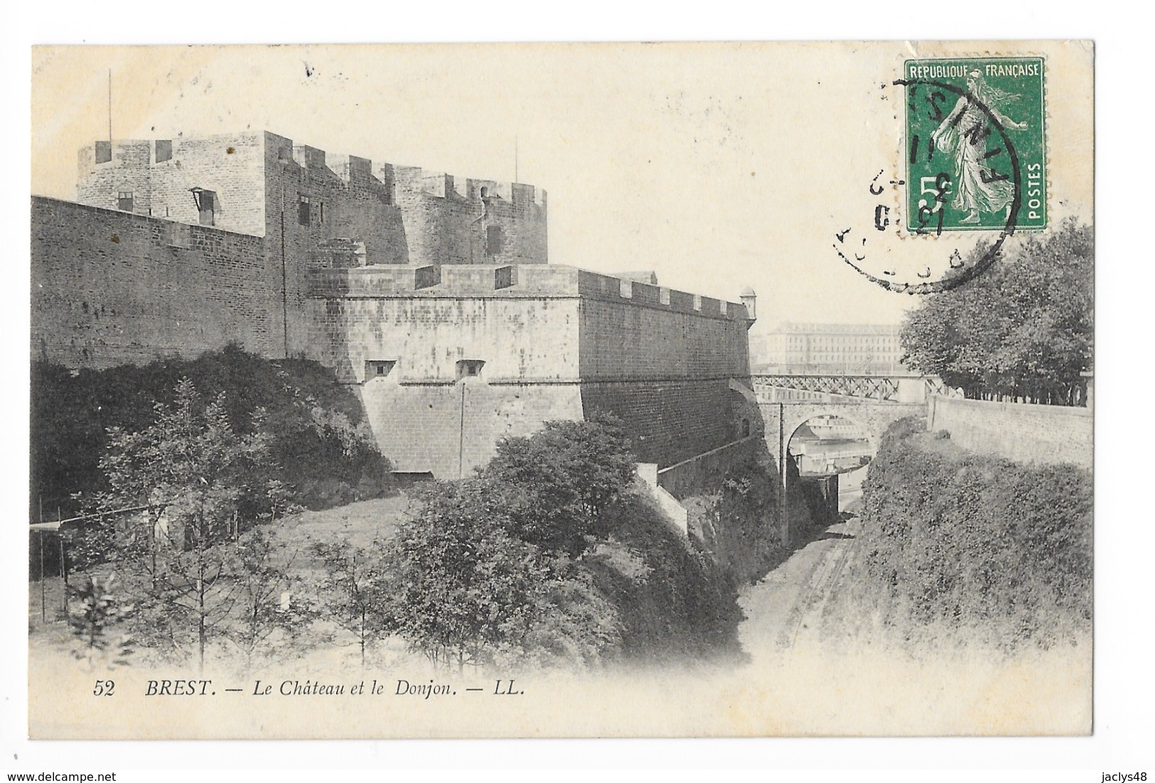 BREST  (cpa 29)  Le Château Et Le Donjon -   - L 1 - Brest