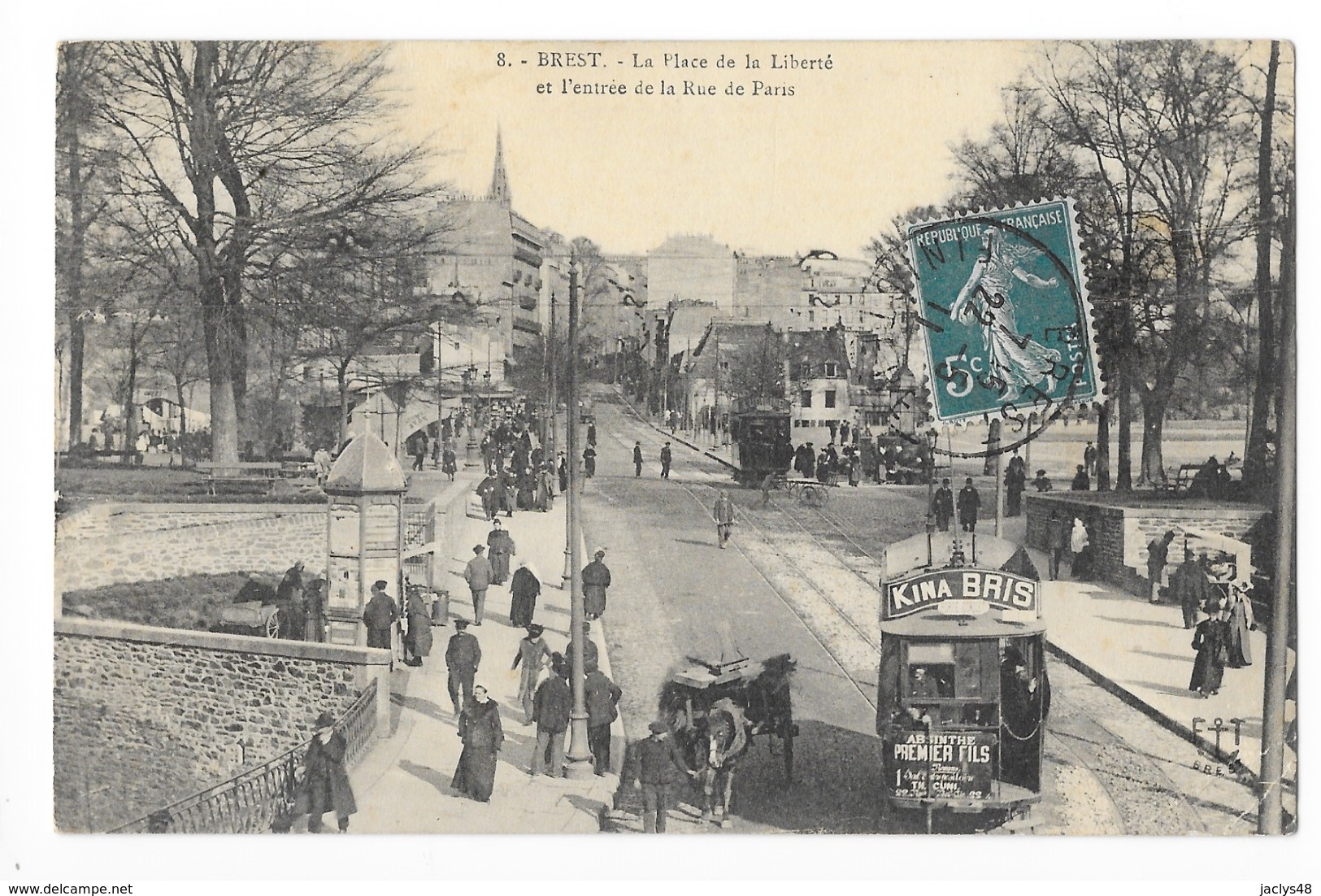 BREST  (cpa 29)  La Place De La Liberté Et L'entrée De La Rue De Paris -   - L 1 - Brest