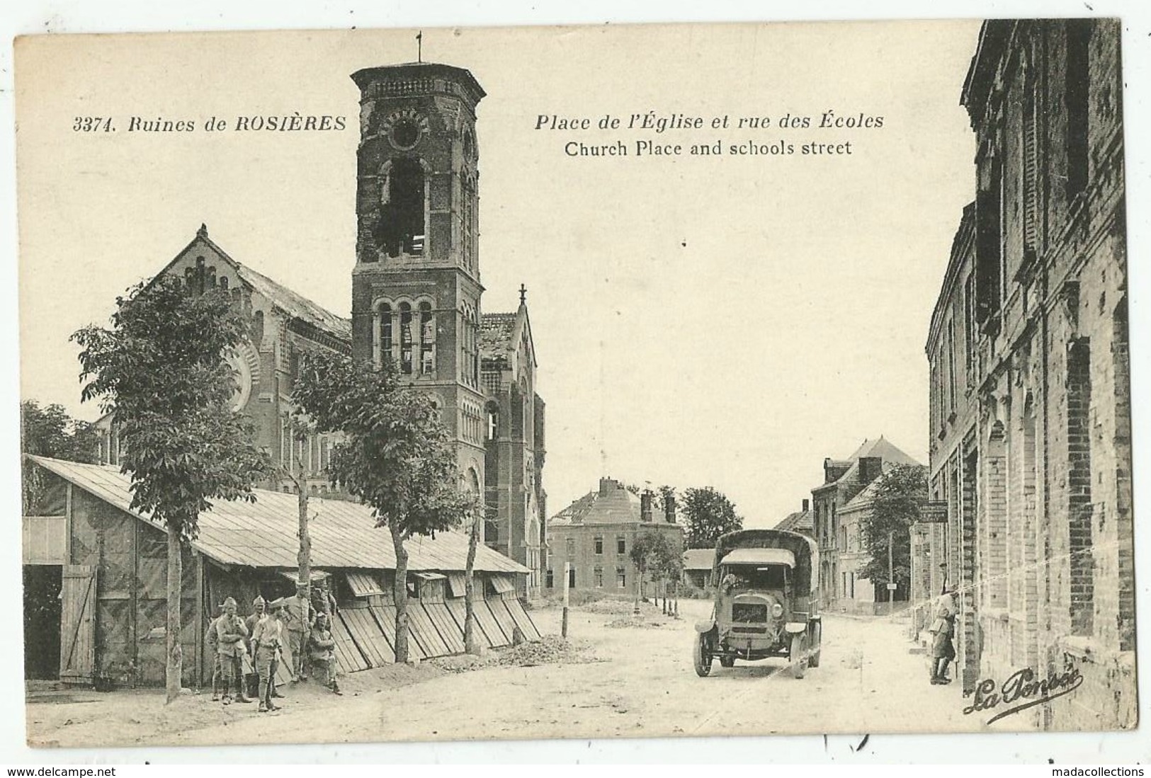 Rosieres En Santerre  (80.Somme) La Place De L'Eglise Et La Rue Des Ecoles - Rosieres En Santerre