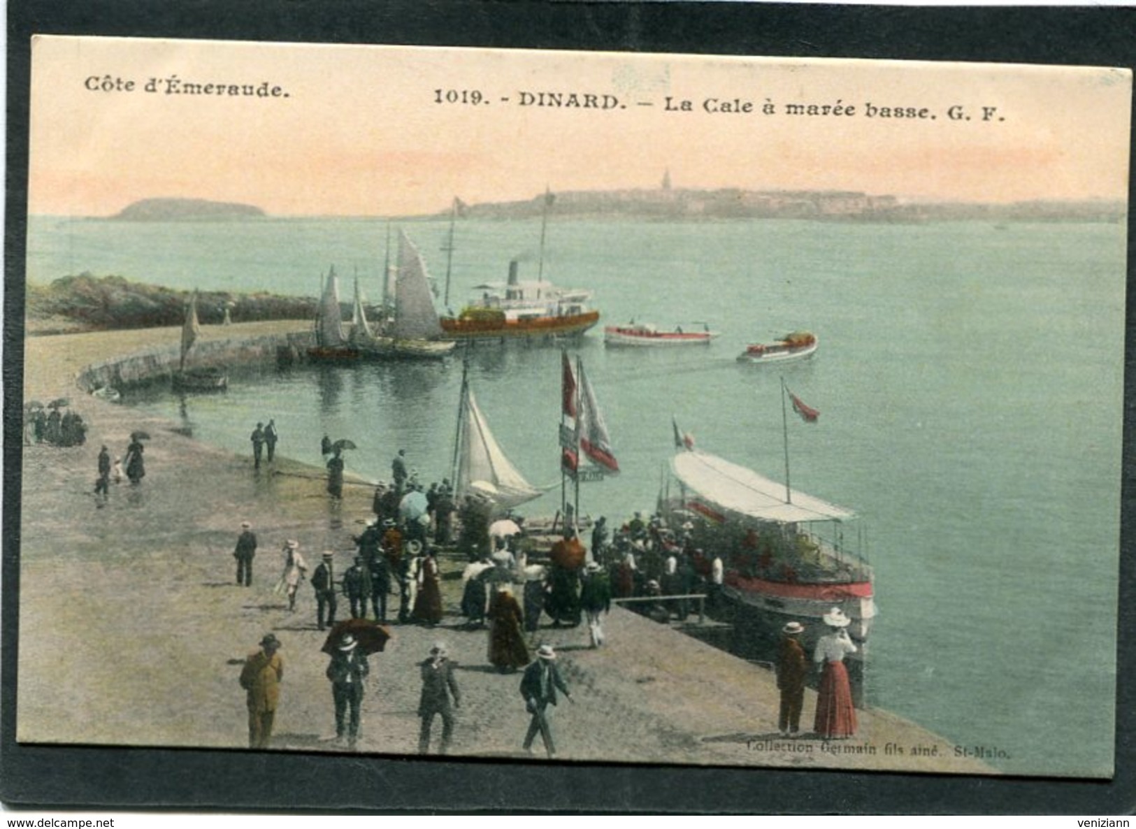 CPA - DINARD - La Cale à Marée Basse, Très Animé - Embarquement De Bateau - Dinard