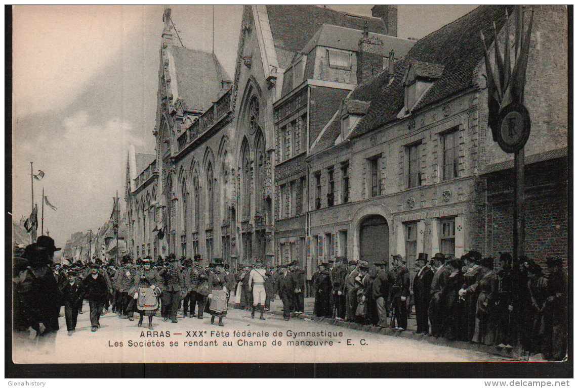 DC2534 - ARRAS - FÊTE FÉDÉRALE DE GYMNASTIQUE LES SOCIÉTÉS SE RENDANT AU CHAMP DE MANOEUVRE - Arras