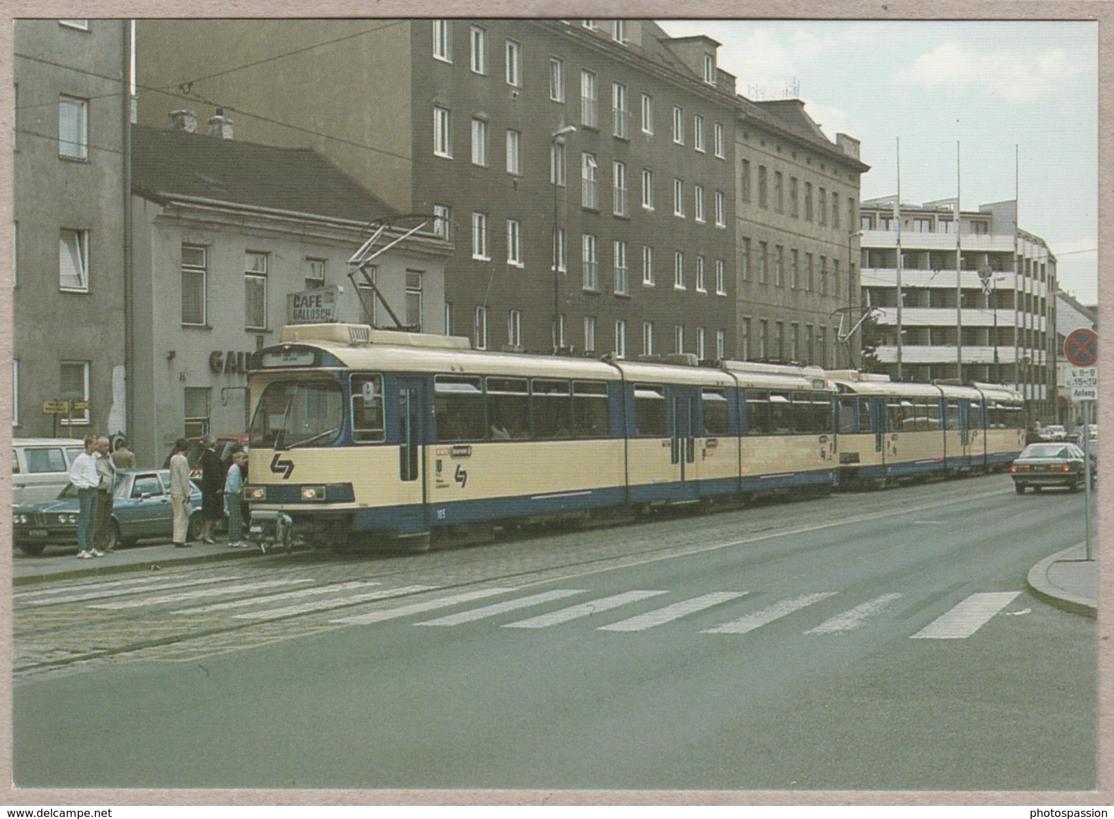 AG Der Wiener Lokalbahnen "Baden Bahn" - WLB-Triebwagen Tw 105 + 102 Meidling S - Trains