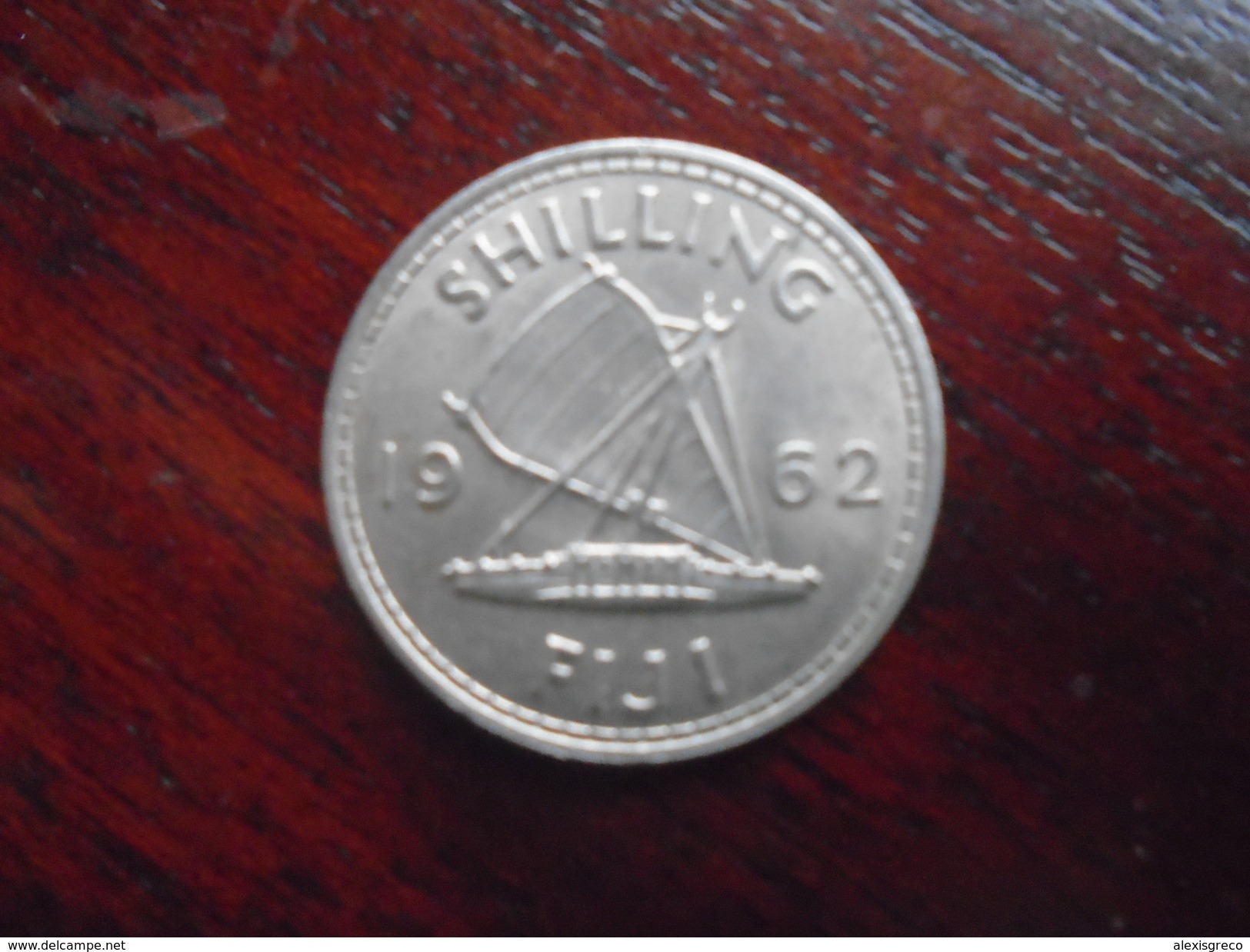 FIJI  1962  ONE SHILLING  Copper-nickel  USED COIN In VERY  GOOD CONDITION. - Fiji