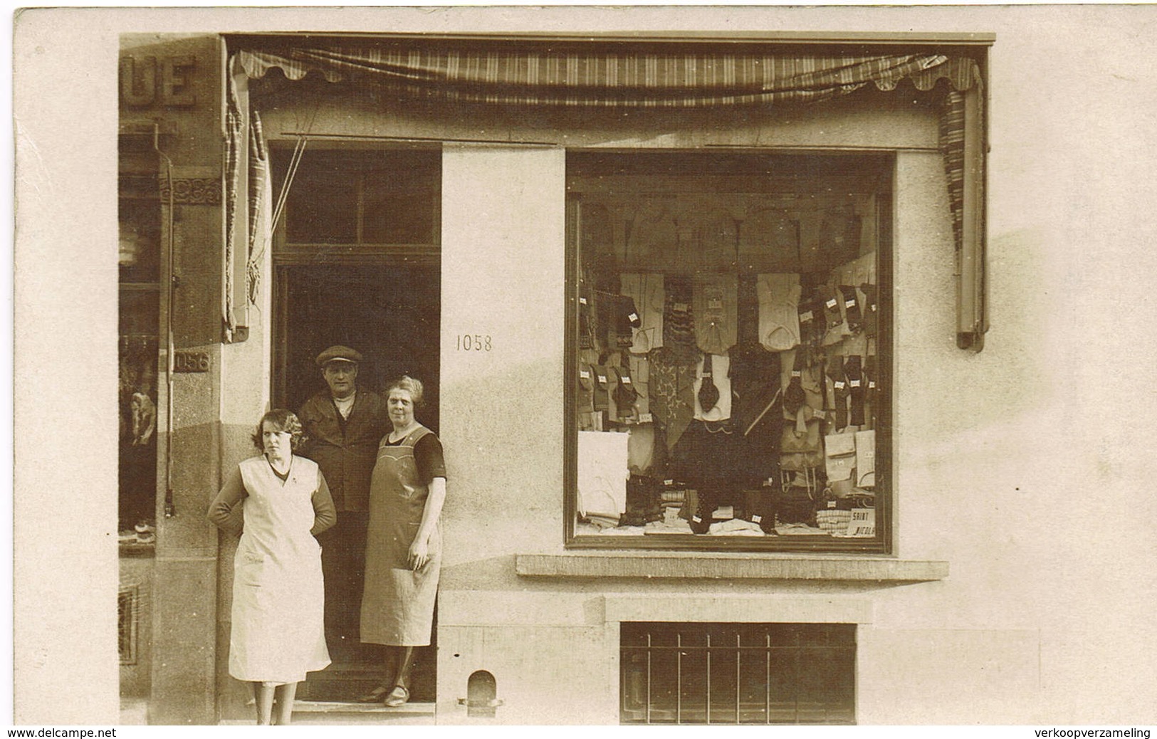 TE IDENTIFICEREN A IDENTIFIER  WINKEL MAGASIN Kledingszaak Habit - Autres & Non Classés