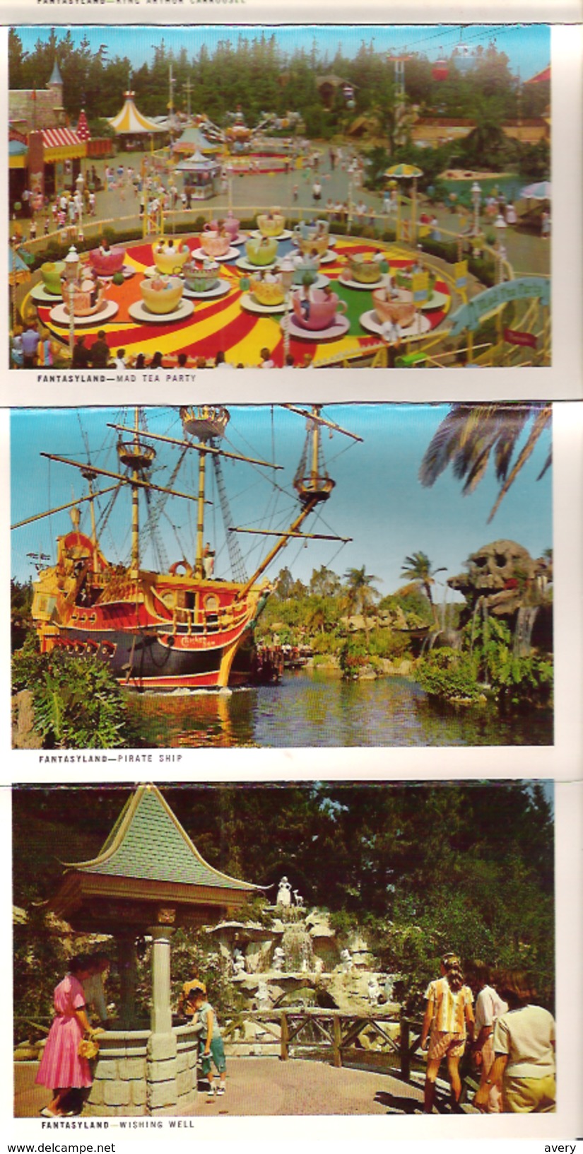 Souvenir Folder Of 12 Colorful Scenes From Fantasyland, Disneyland  Topof Back Flap Is Almost Separated - Disneyland