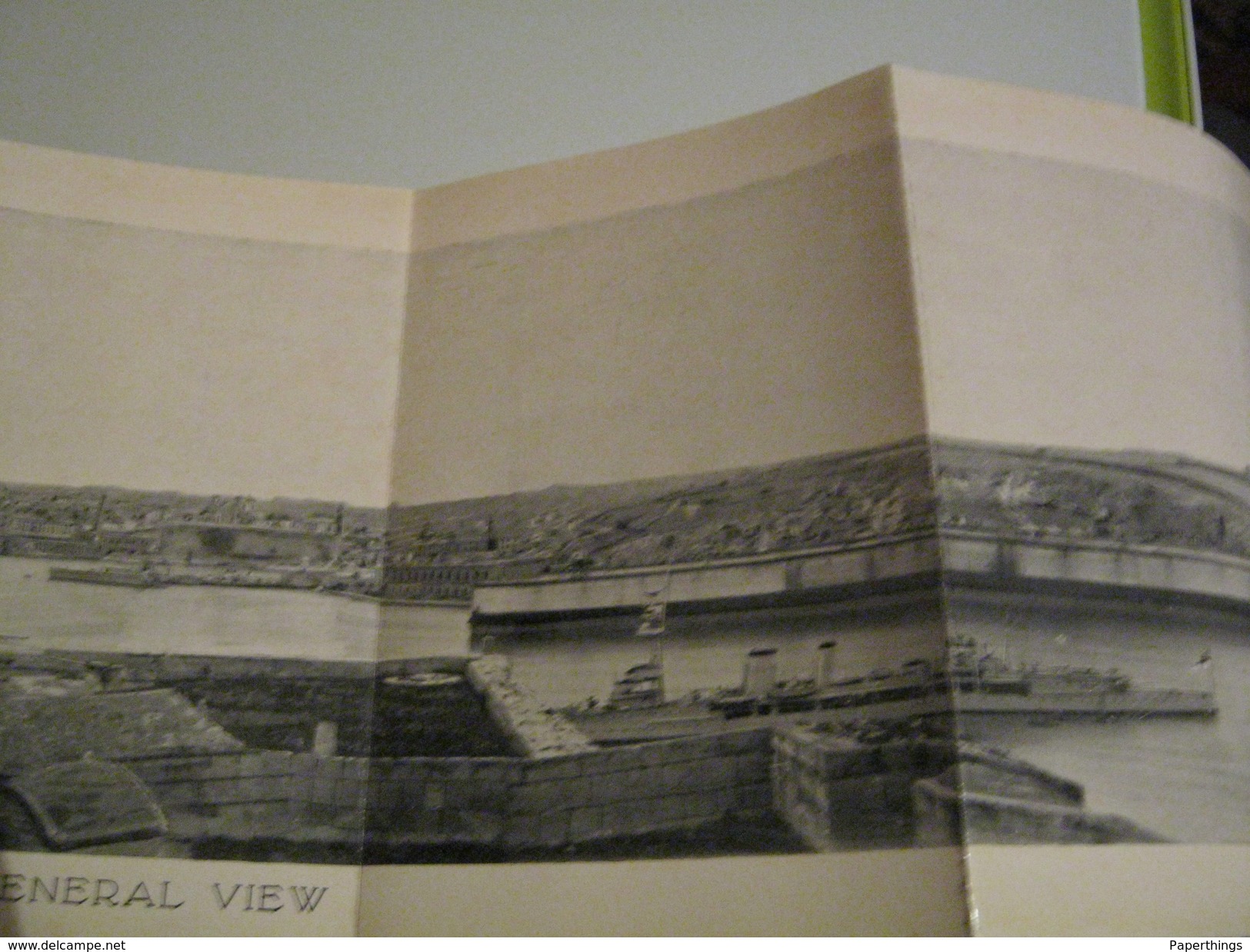 SOUVENIR OF MALTA, 32 VIEWS - PANORAMIC PULL OUT GENERAL VIEW OF MALTA, C.1920/1930'S - Malte